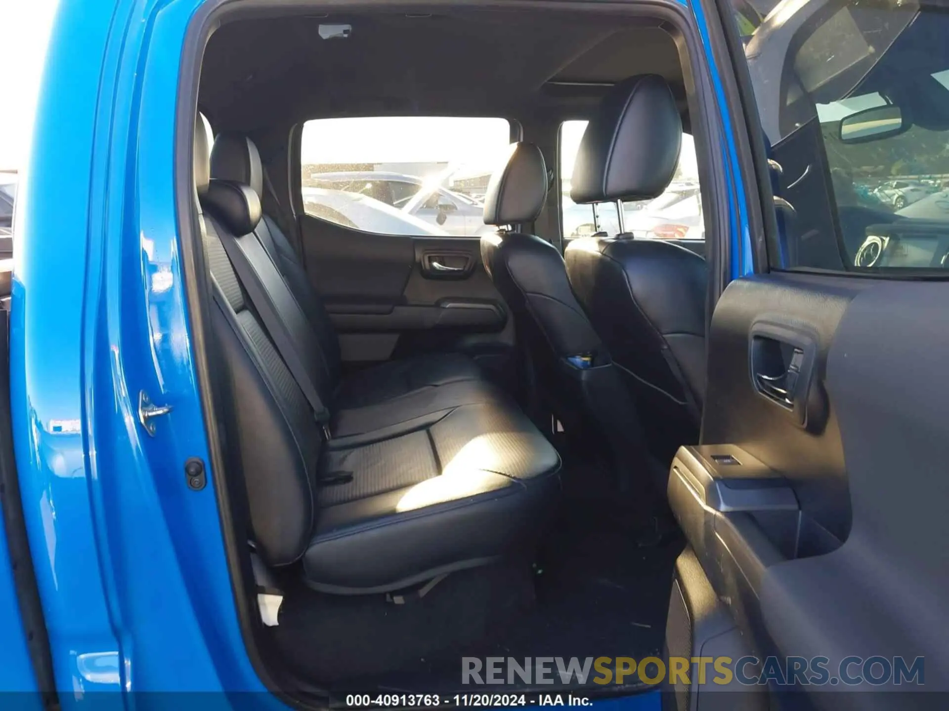 8 Photograph of a damaged car 5TFCZ5AN0KX199524 TOYOTA TACOMA 2019
