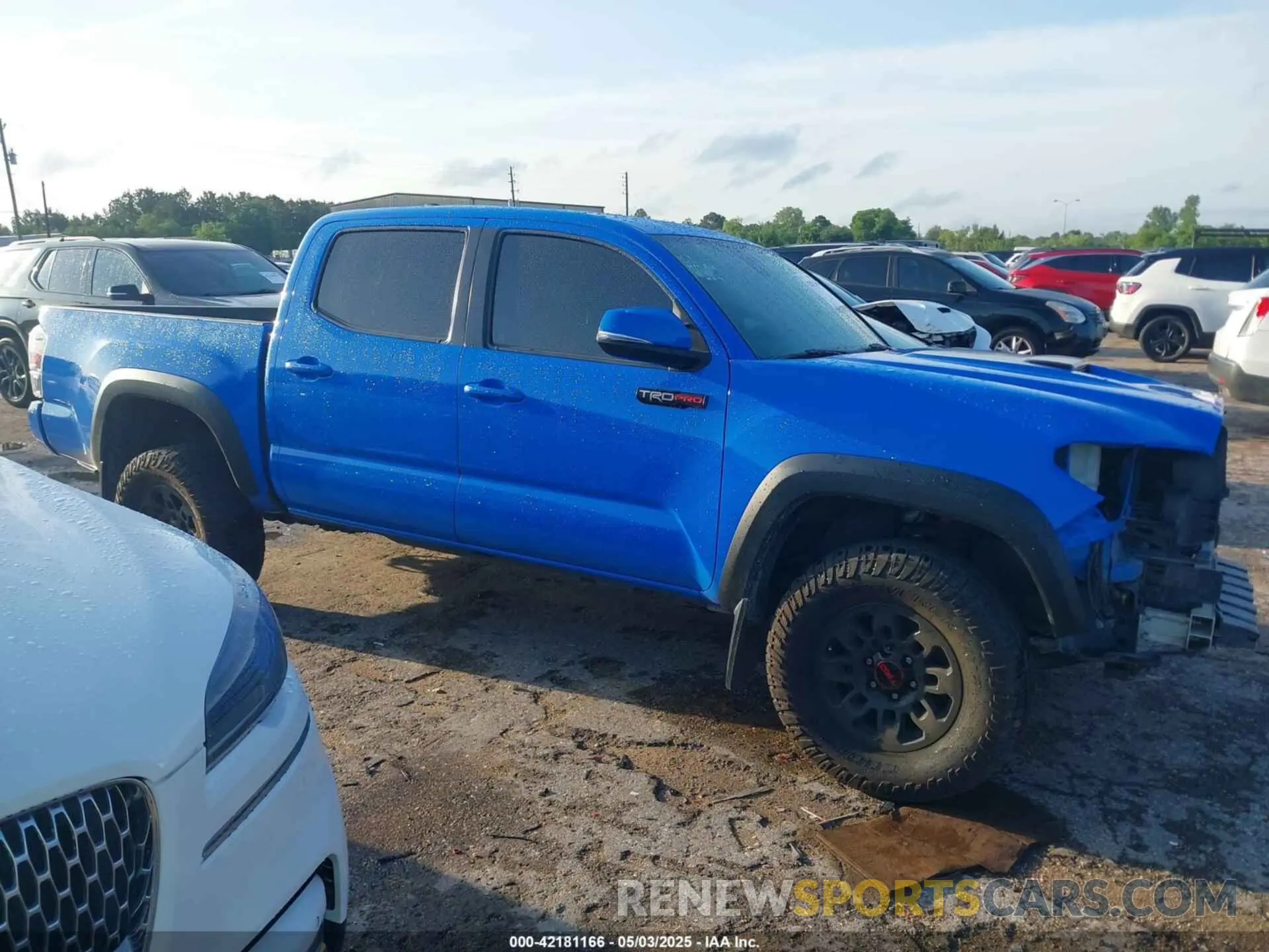 14 Photograph of a damaged car 5TFCZ5AN0KX201840 TOYOTA TACOMA 2019