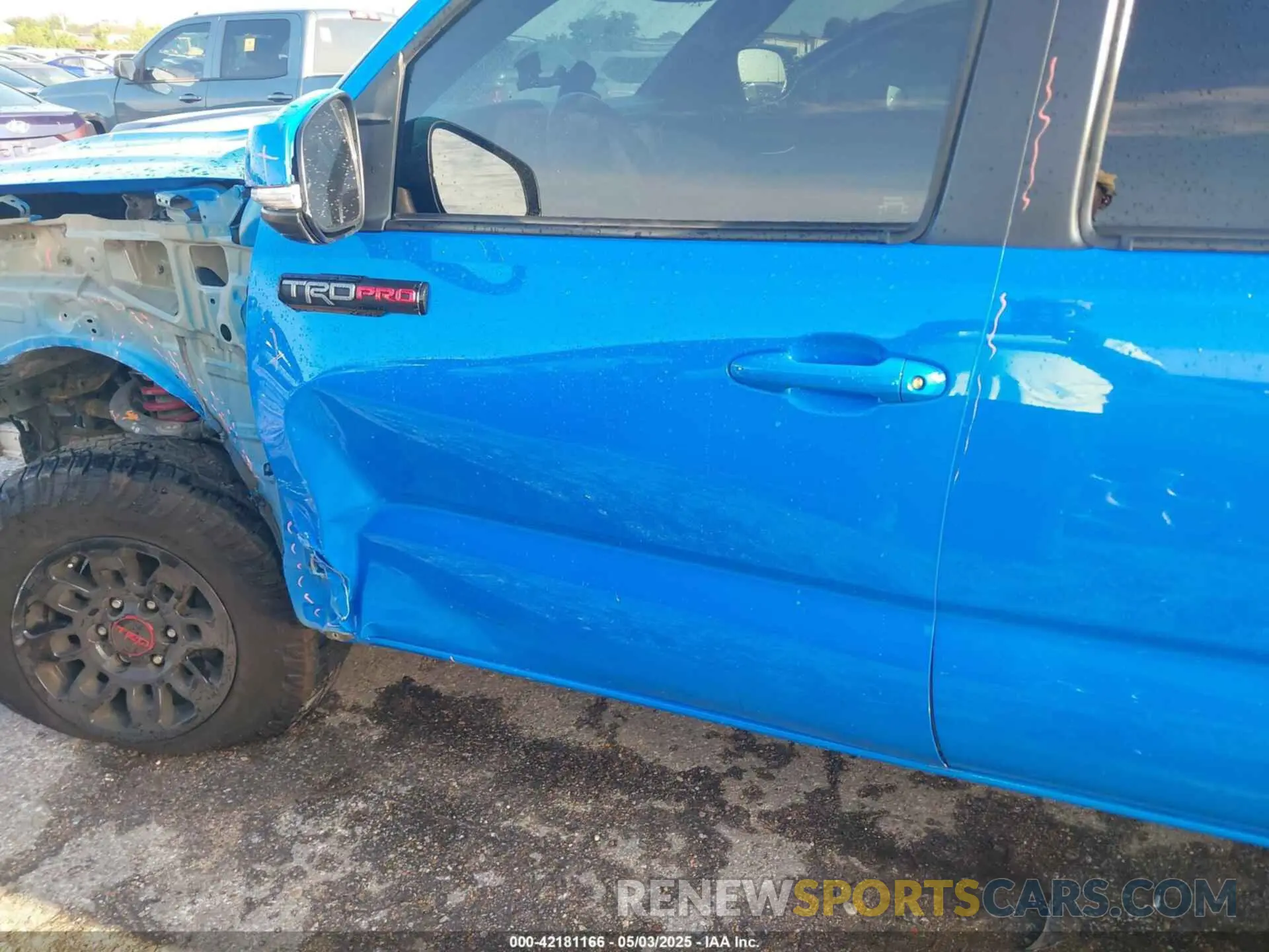 18 Photograph of a damaged car 5TFCZ5AN0KX201840 TOYOTA TACOMA 2019
