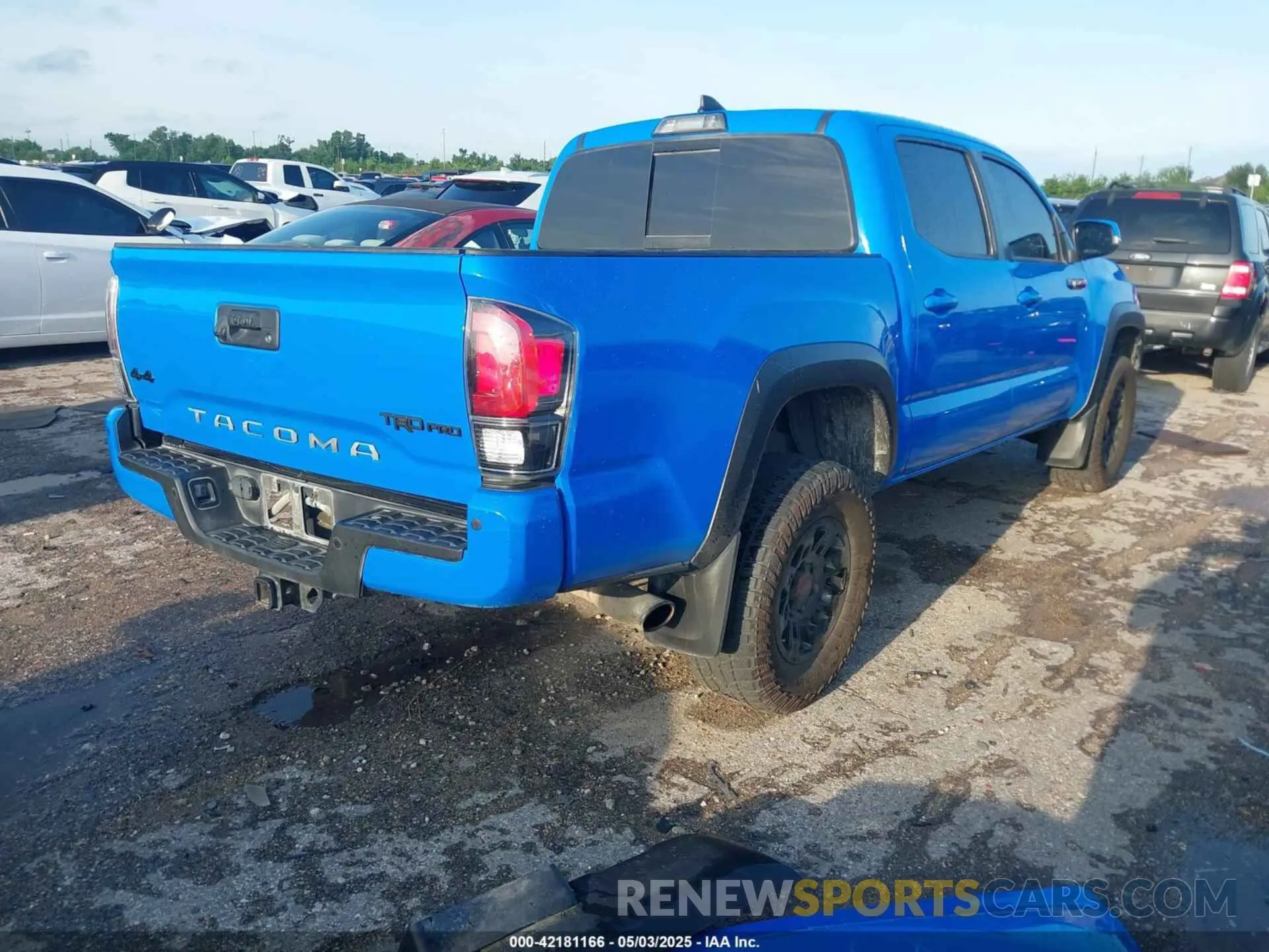4 Photograph of a damaged car 5TFCZ5AN0KX201840 TOYOTA TACOMA 2019