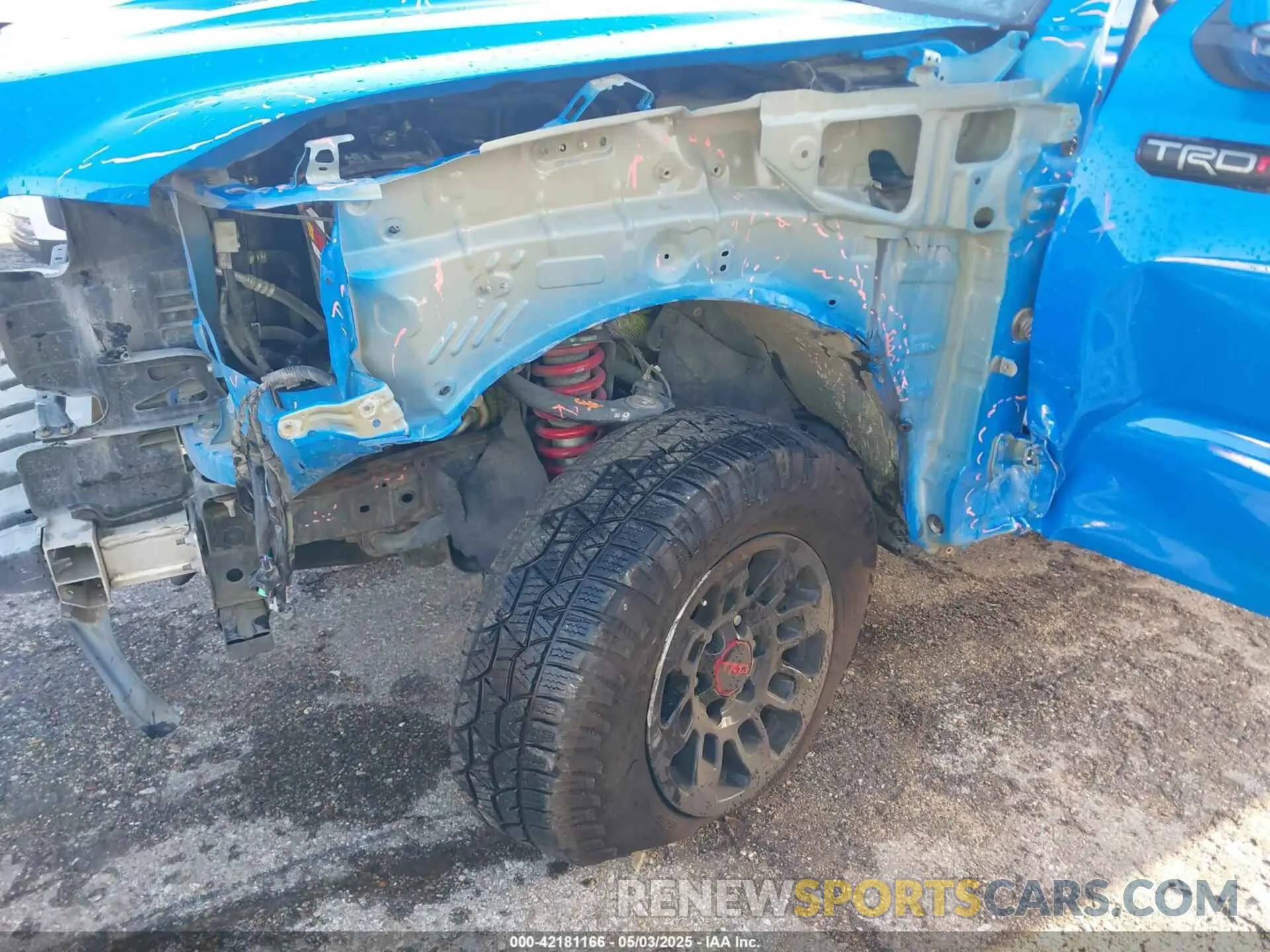 6 Photograph of a damaged car 5TFCZ5AN0KX201840 TOYOTA TACOMA 2019