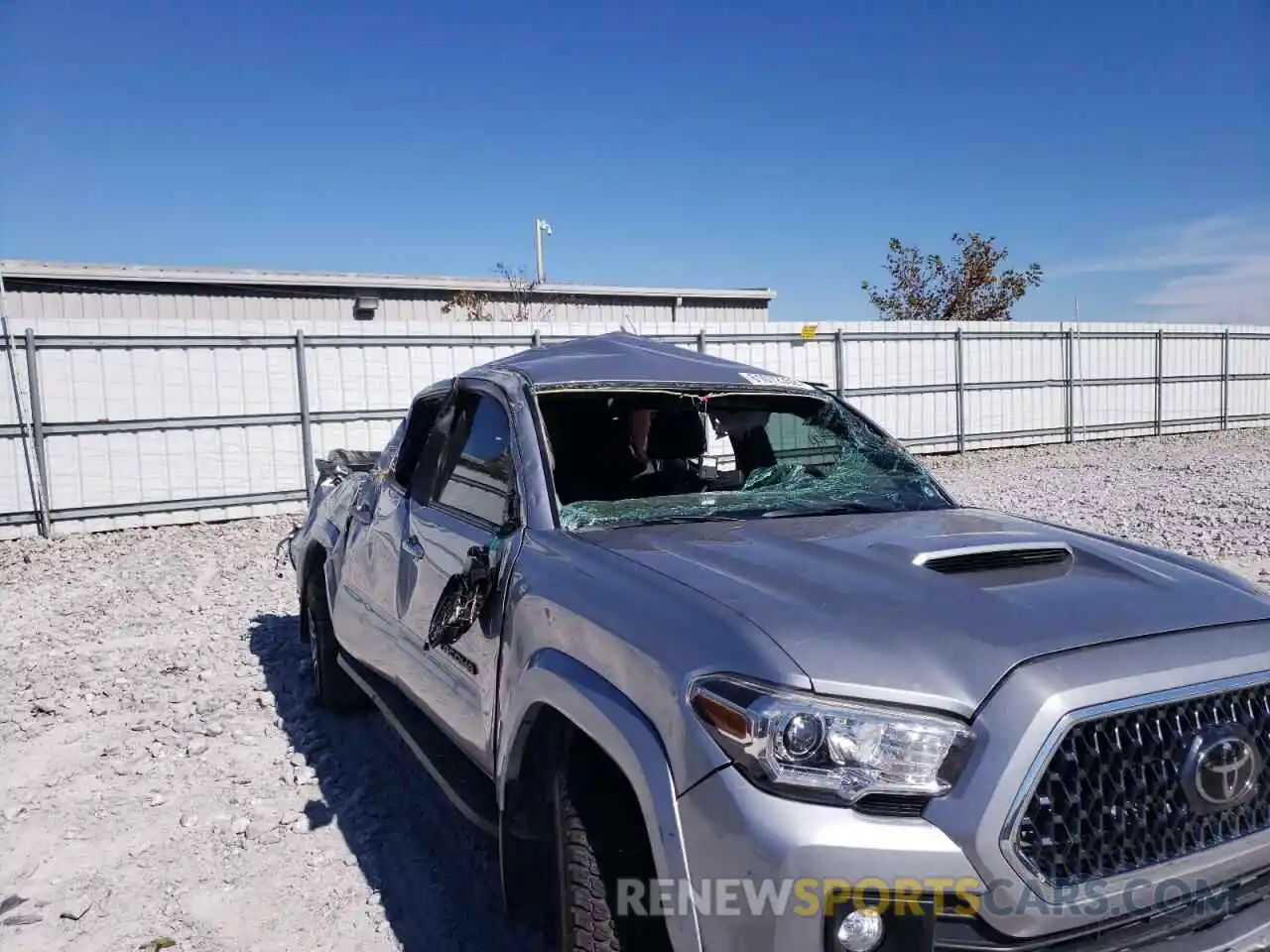 9 Photograph of a damaged car 5TFCZ5AN1KX189875 TOYOTA TACOMA 2019