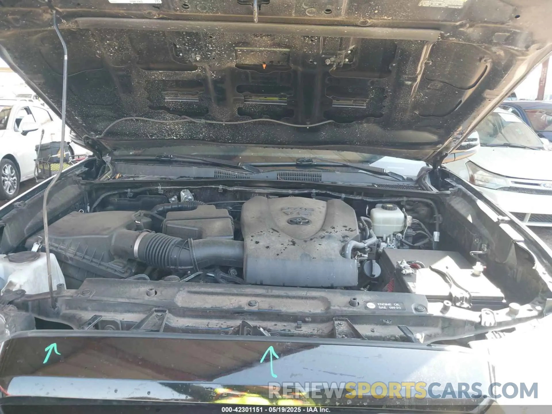 10 Photograph of a damaged car 5TFCZ5AN1KX190749 TOYOTA TACOMA 2019