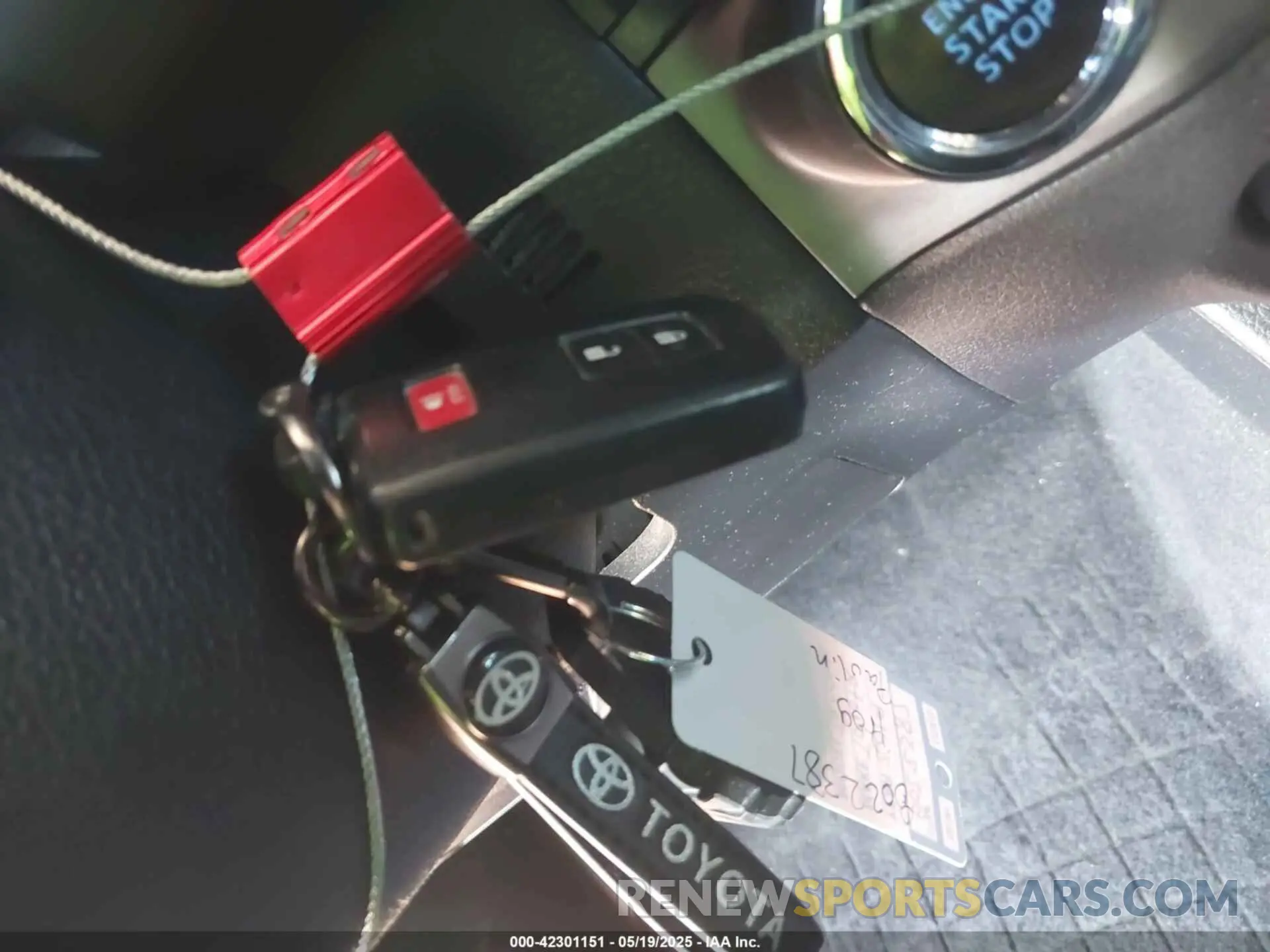 11 Photograph of a damaged car 5TFCZ5AN1KX190749 TOYOTA TACOMA 2019