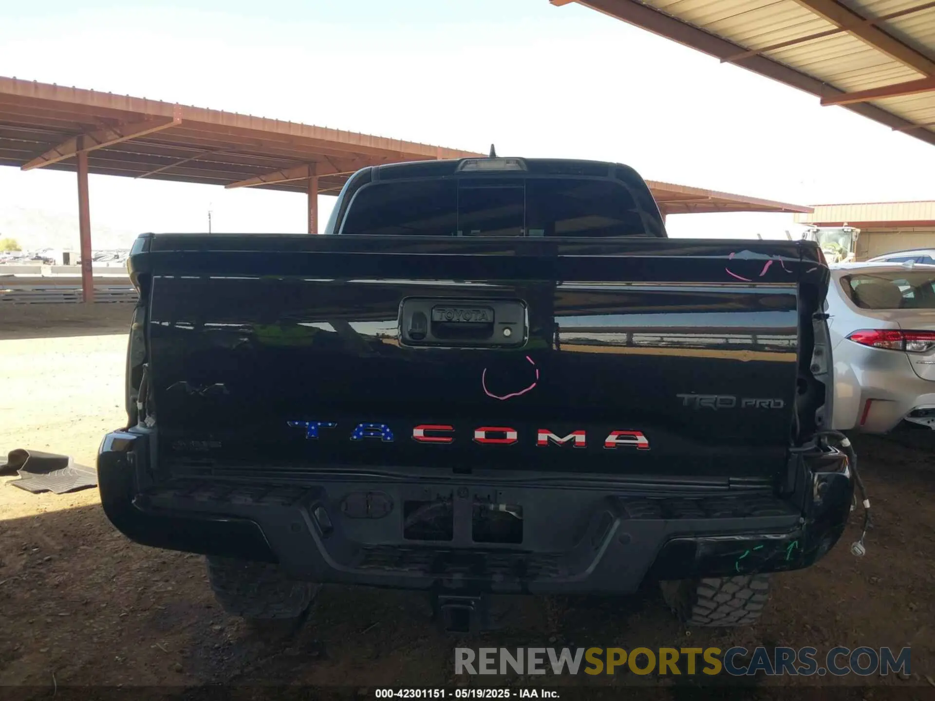 17 Photograph of a damaged car 5TFCZ5AN1KX190749 TOYOTA TACOMA 2019