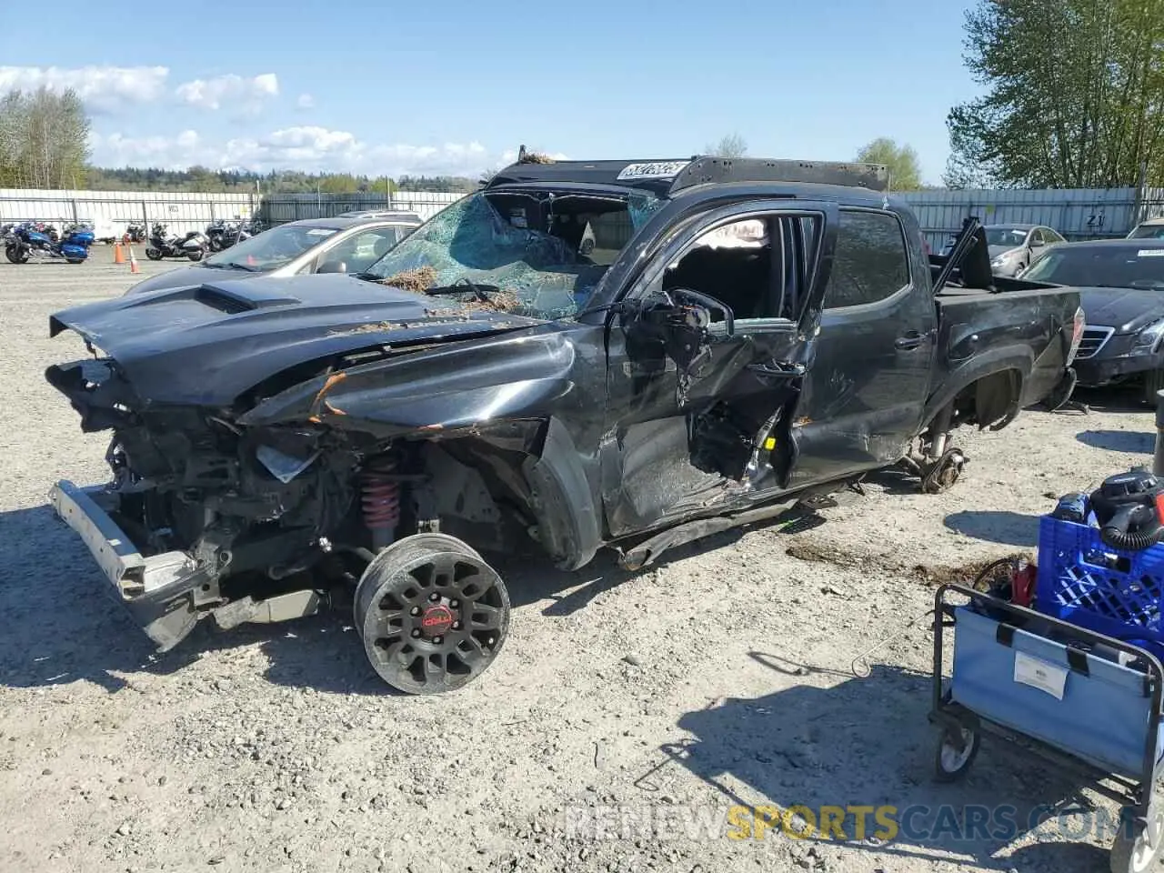 1 Photograph of a damaged car 5TFCZ5AN1KX192372 TOYOTA TACOMA 2019