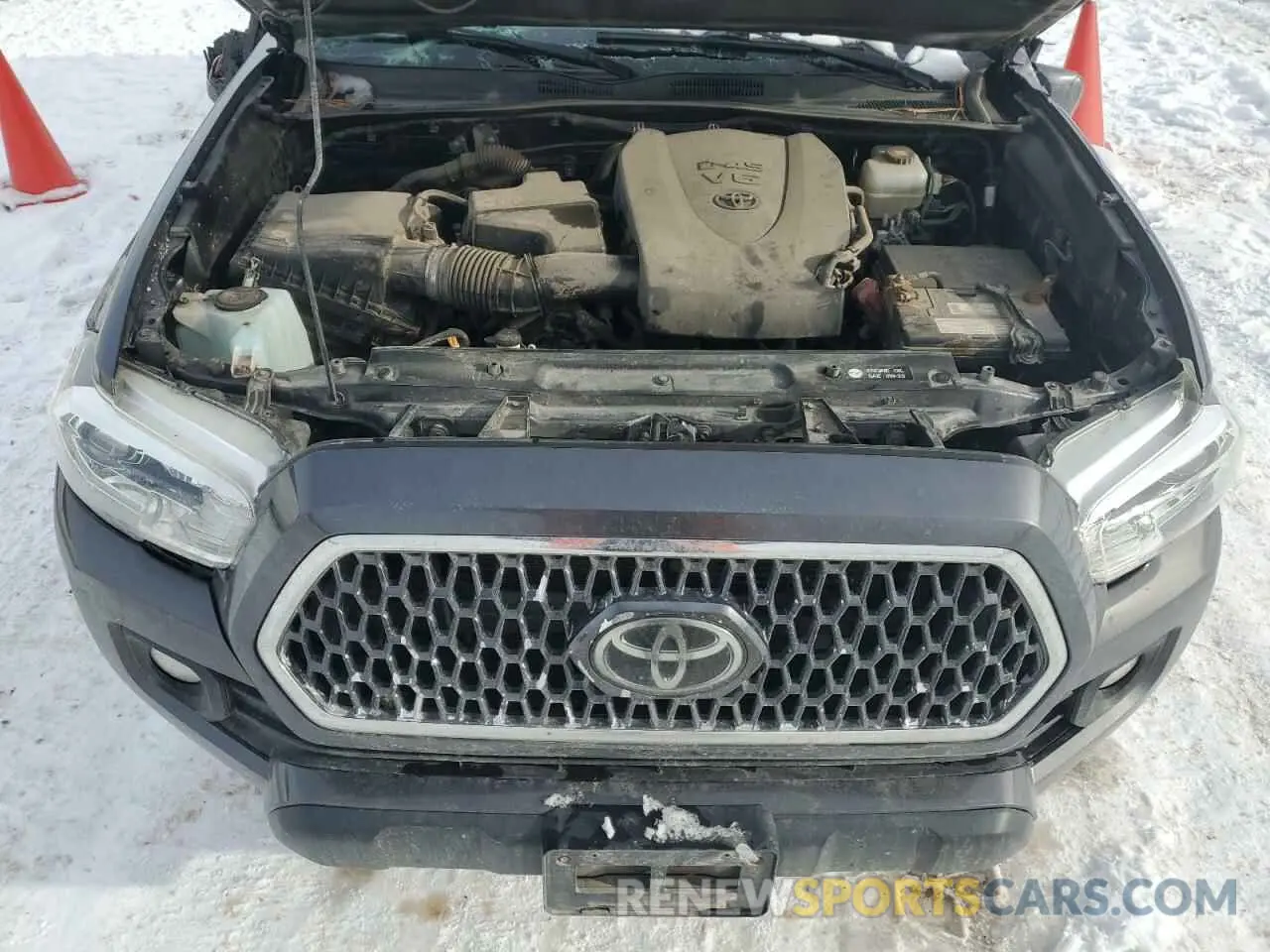 12 Photograph of a damaged car 5TFCZ5AN1KX193232 TOYOTA TACOMA 2019