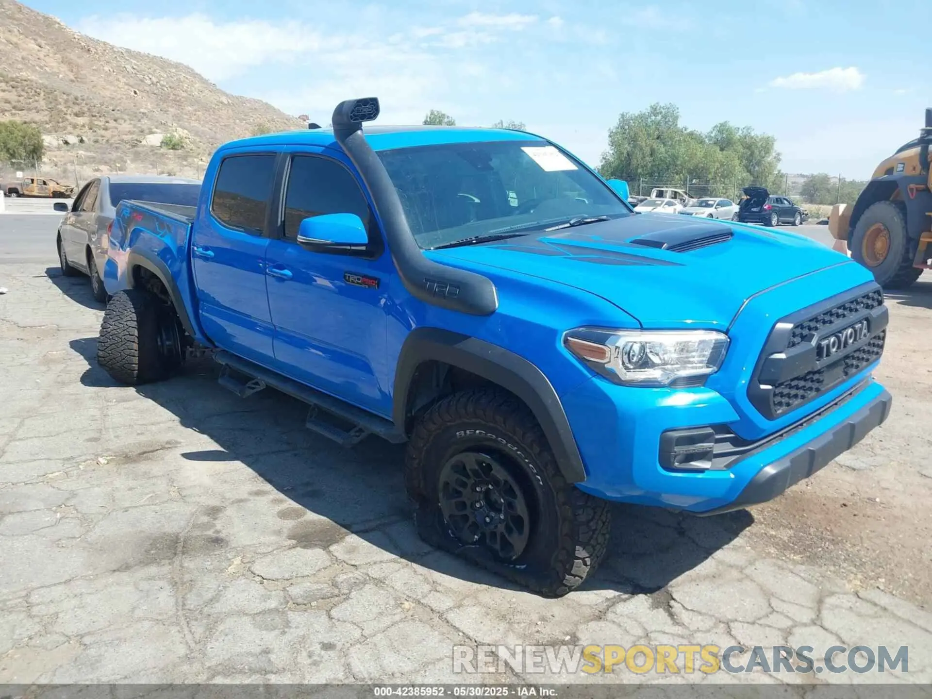 1 Photograph of a damaged car 5TFCZ5AN2KX185186 TOYOTA TACOMA 2019