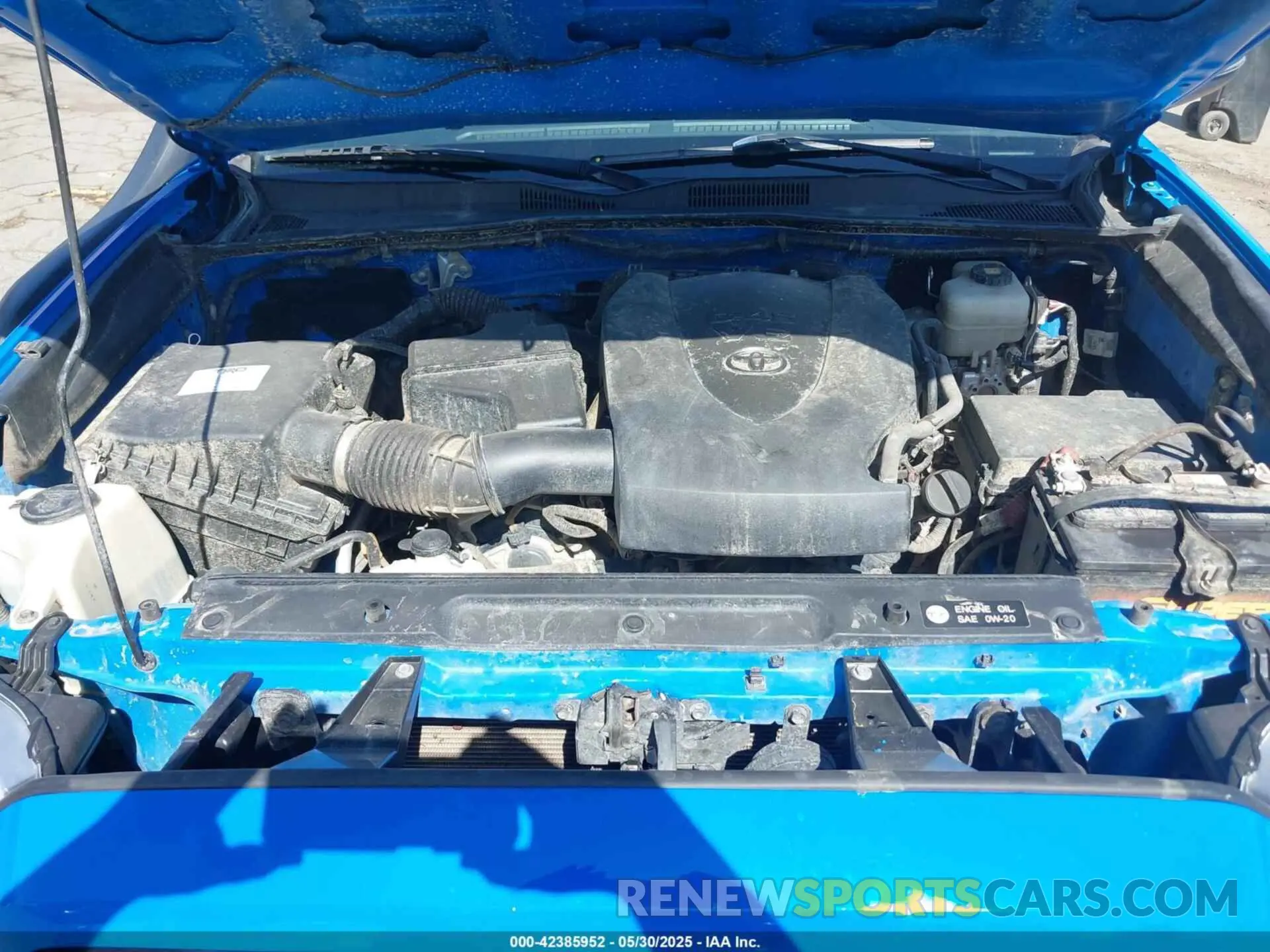 10 Photograph of a damaged car 5TFCZ5AN2KX185186 TOYOTA TACOMA 2019