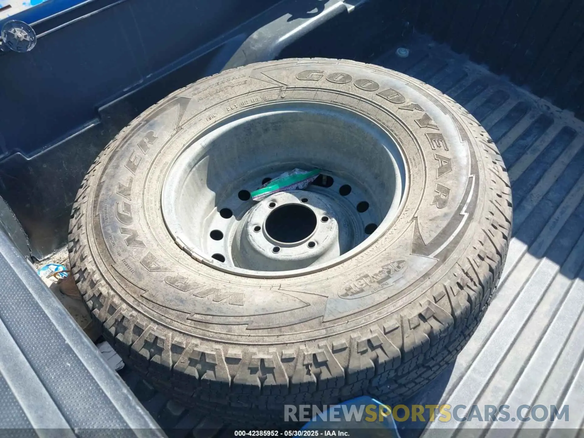12 Photograph of a damaged car 5TFCZ5AN2KX185186 TOYOTA TACOMA 2019
