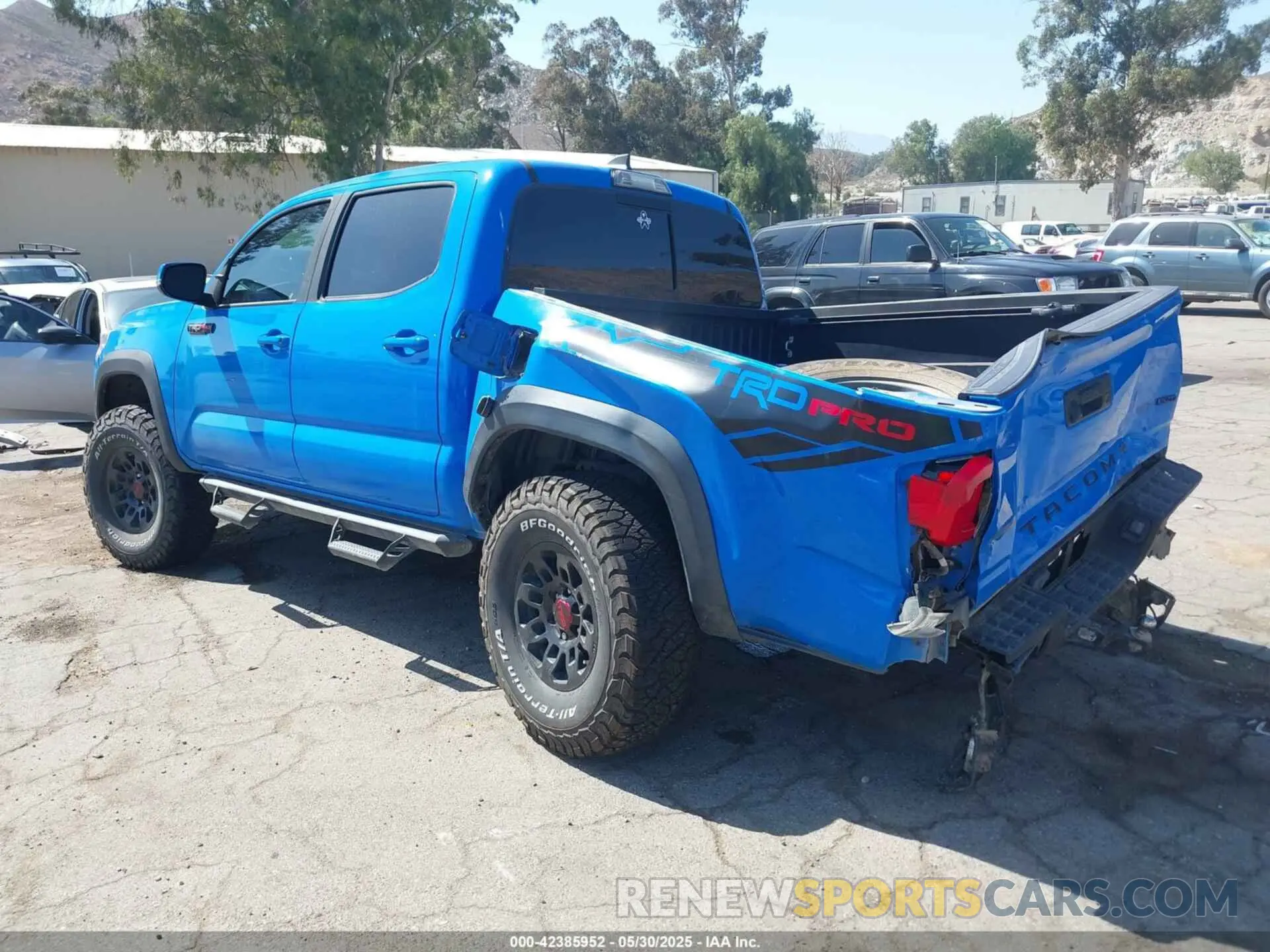 3 Photograph of a damaged car 5TFCZ5AN2KX185186 TOYOTA TACOMA 2019