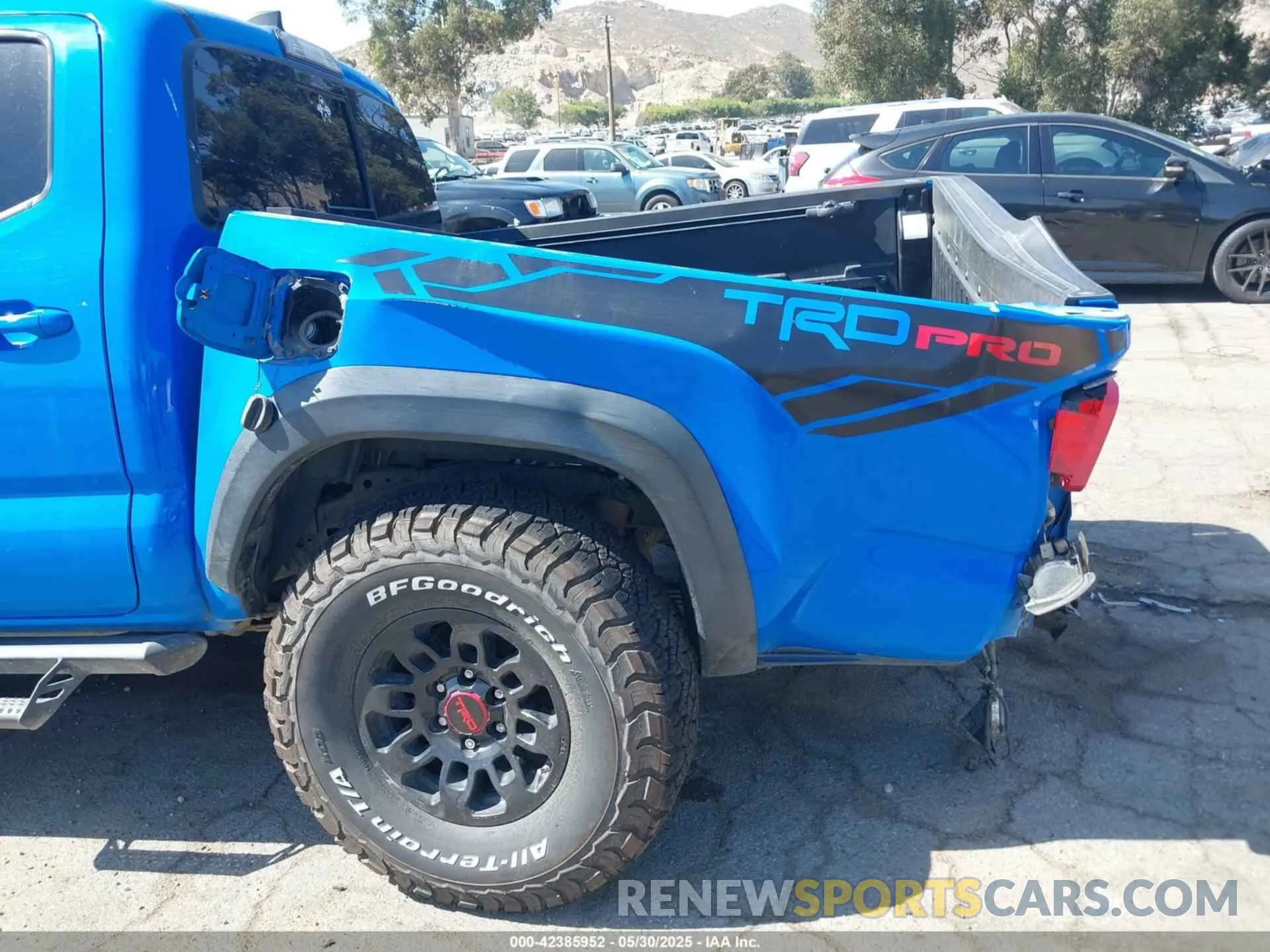 6 Photograph of a damaged car 5TFCZ5AN2KX185186 TOYOTA TACOMA 2019