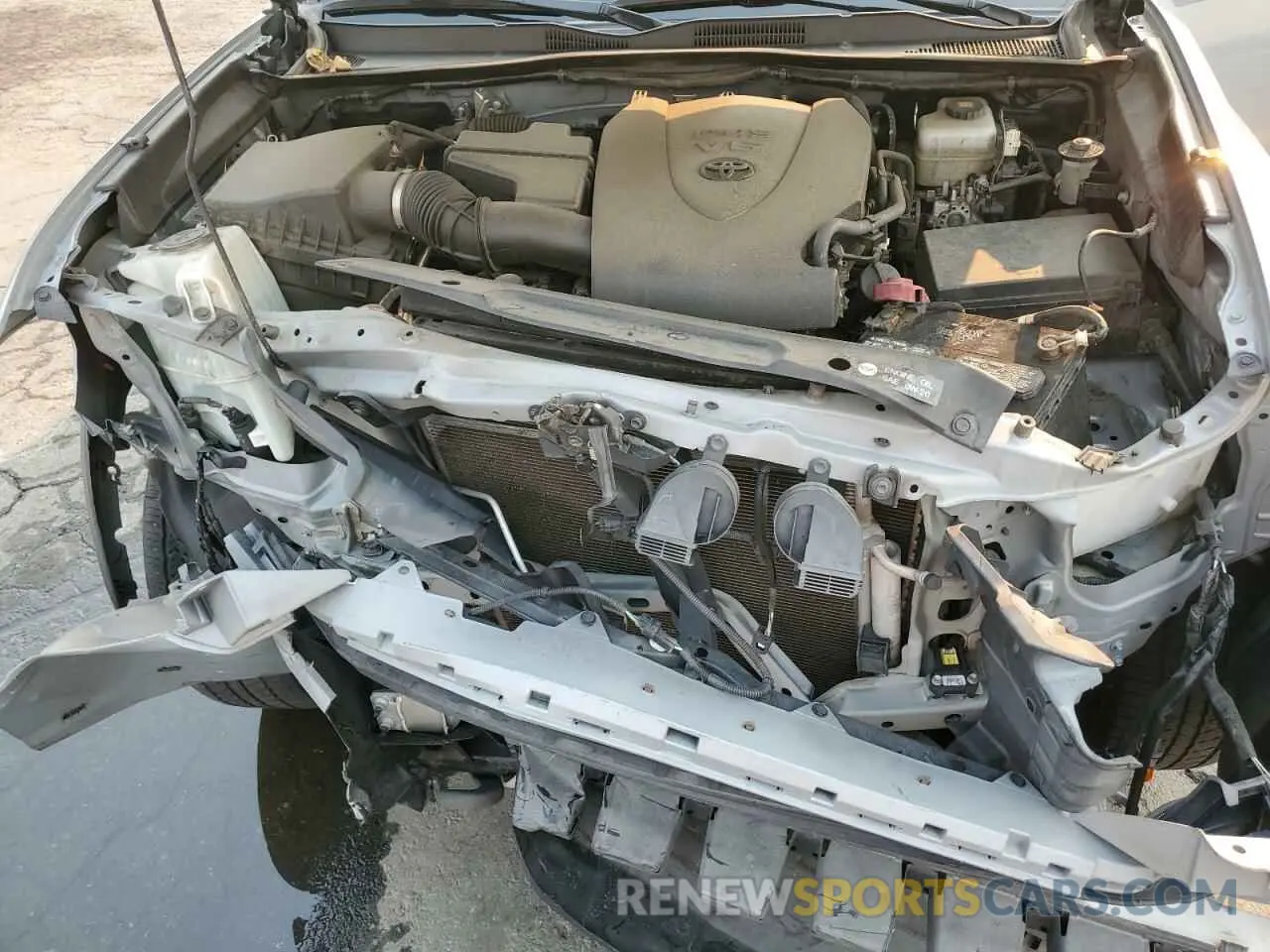 11 Photograph of a damaged car 5TFCZ5AN2KX193921 TOYOTA TACOMA 2019