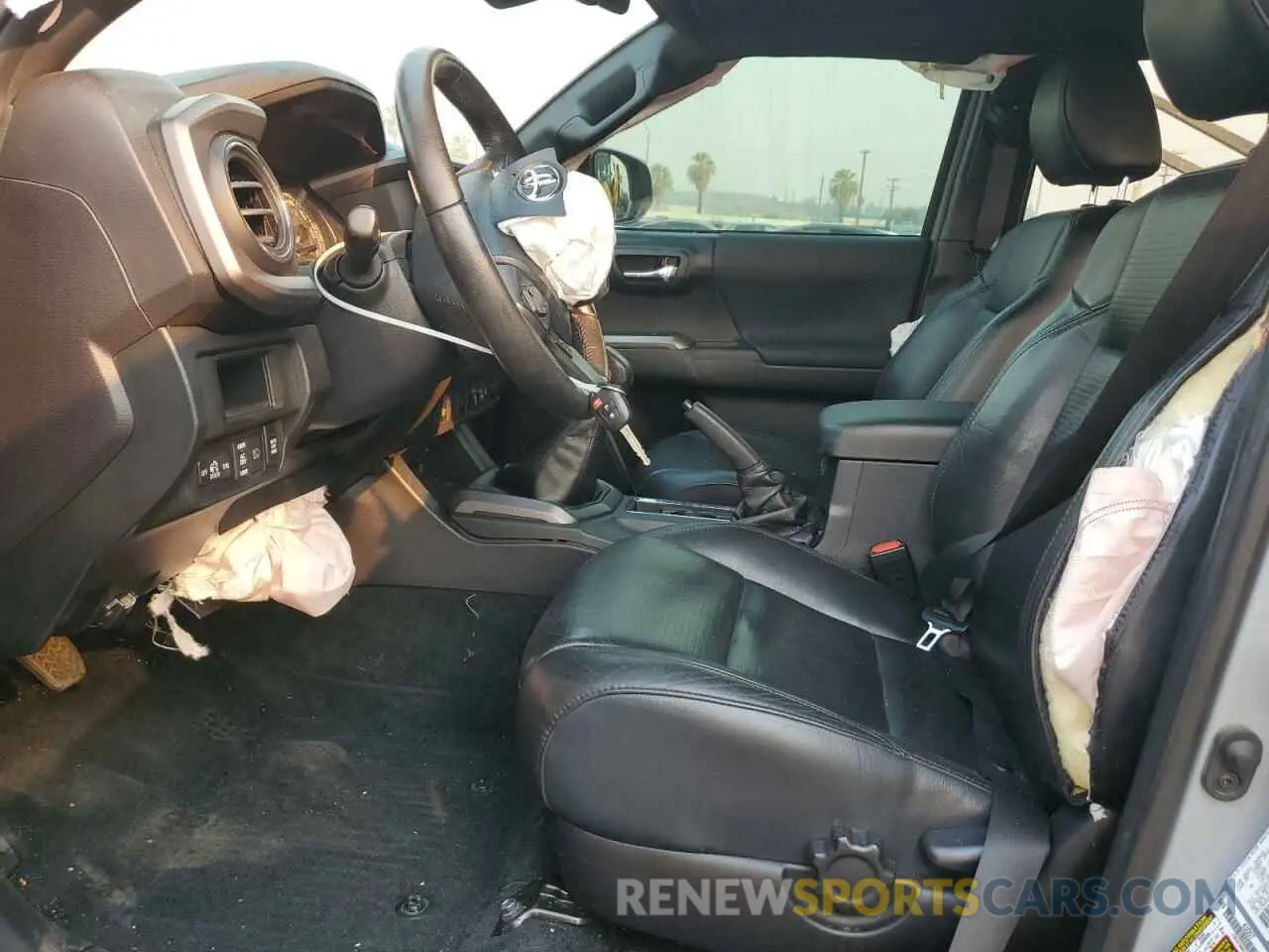 7 Photograph of a damaged car 5TFCZ5AN2KX193921 TOYOTA TACOMA 2019