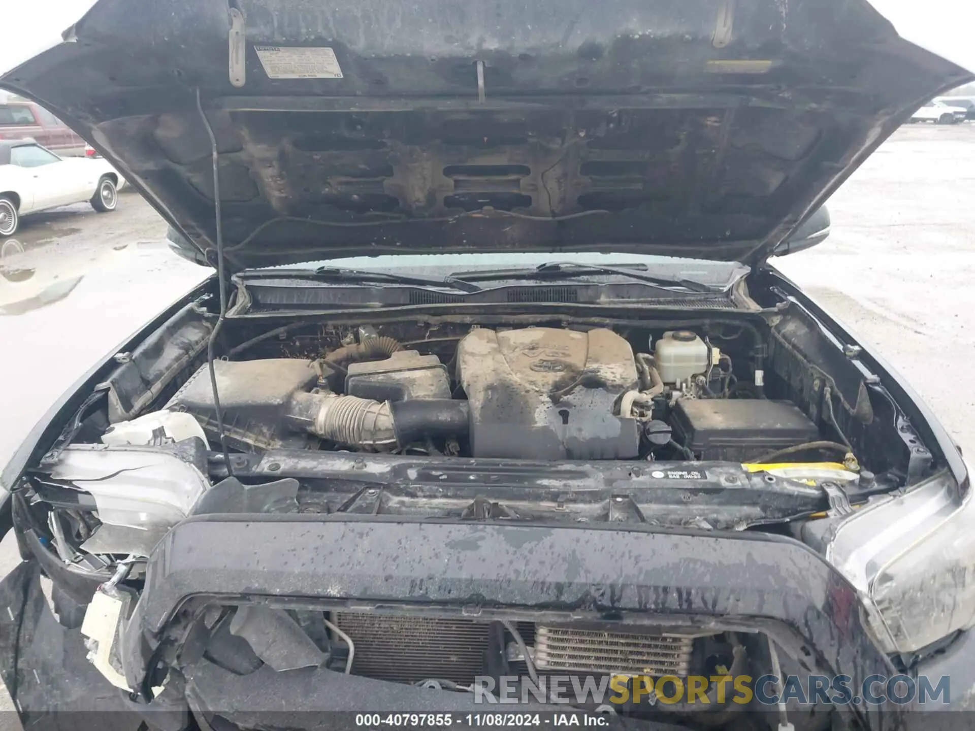10 Photograph of a damaged car 5TFCZ5AN2KX195085 TOYOTA TACOMA 2019