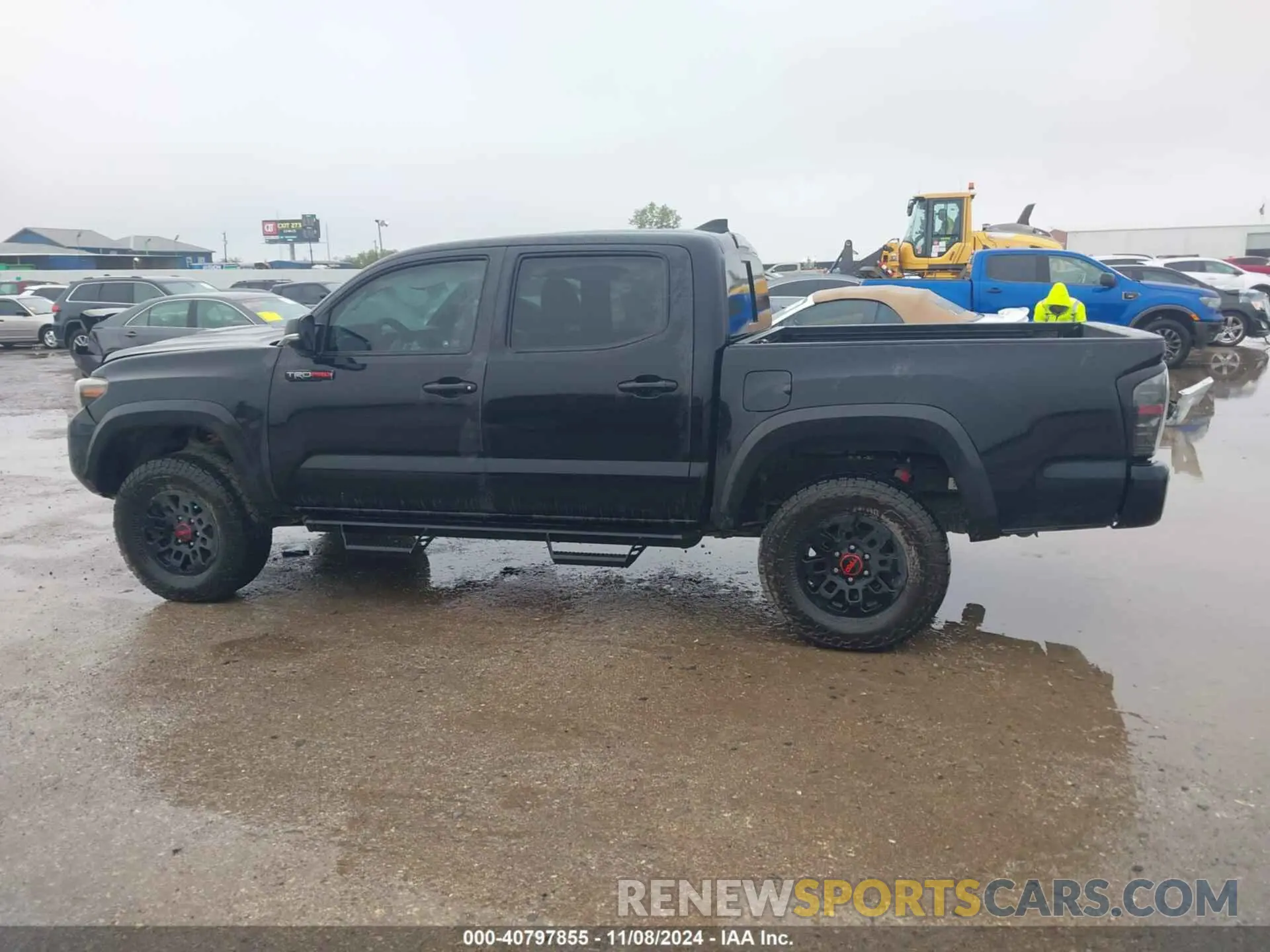 14 Photograph of a damaged car 5TFCZ5AN2KX195085 TOYOTA TACOMA 2019