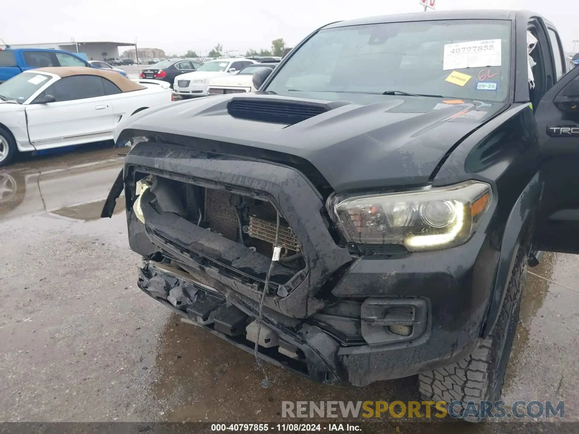 6 Photograph of a damaged car 5TFCZ5AN2KX195085 TOYOTA TACOMA 2019