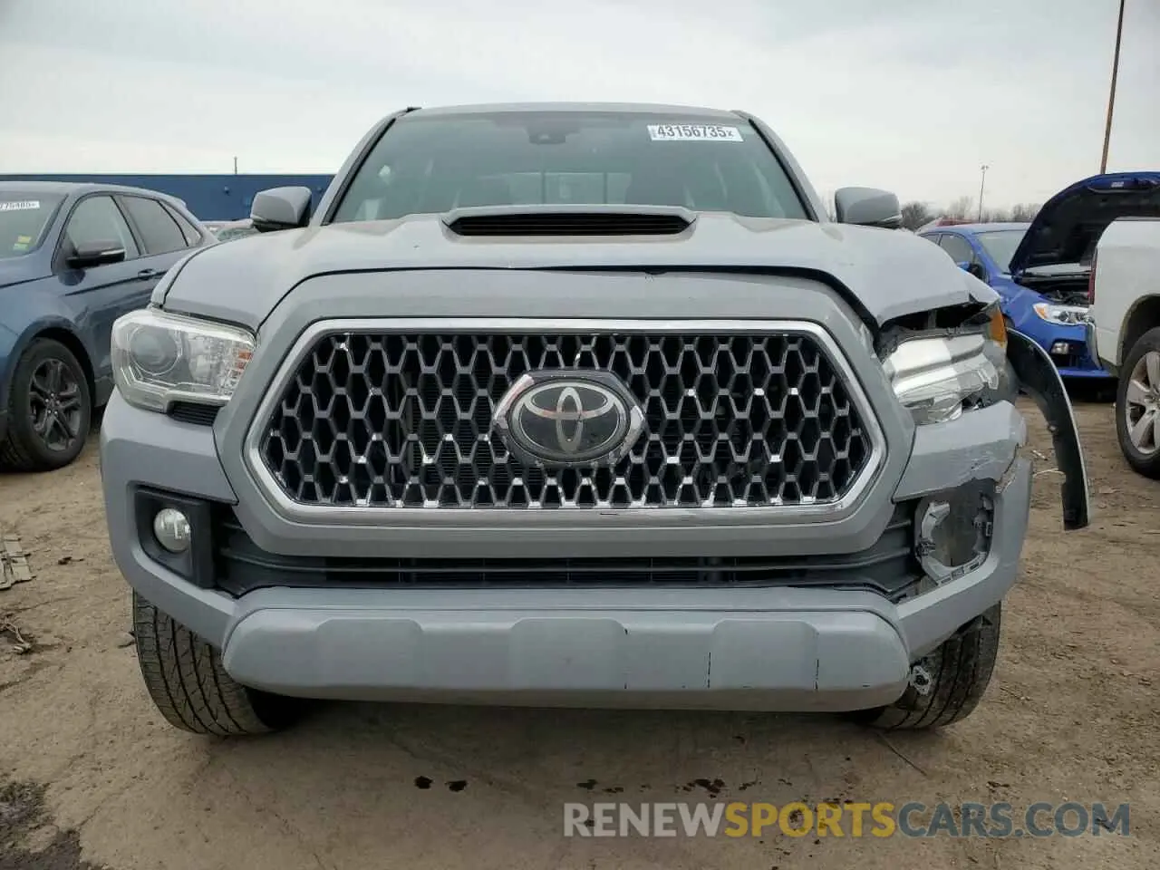 5 Photograph of a damaged car 5TFCZ5AN3KX174701 TOYOTA TACOMA 2019