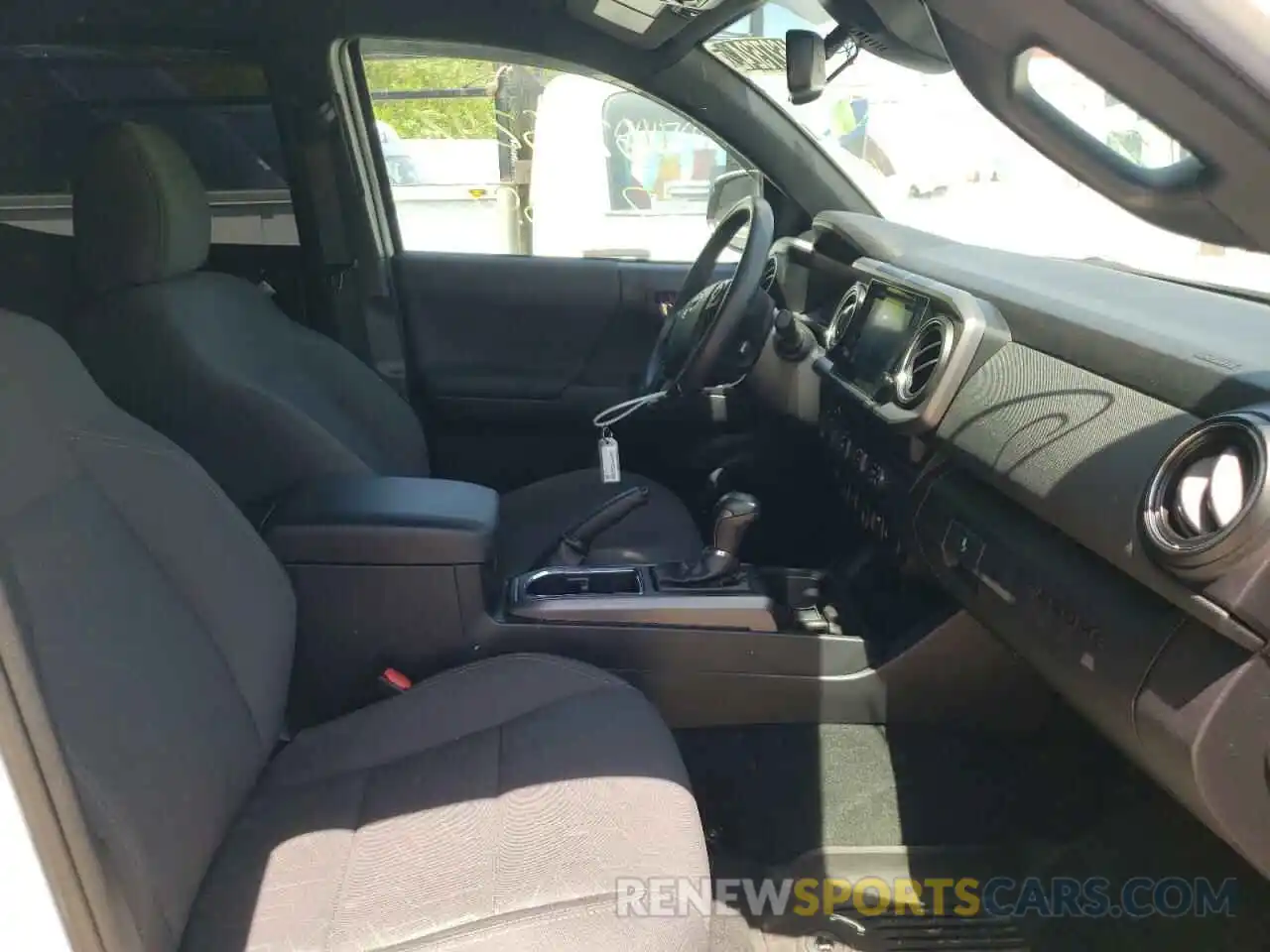 5 Photograph of a damaged car 5TFCZ5AN3KX183799 TOYOTA TACOMA 2019