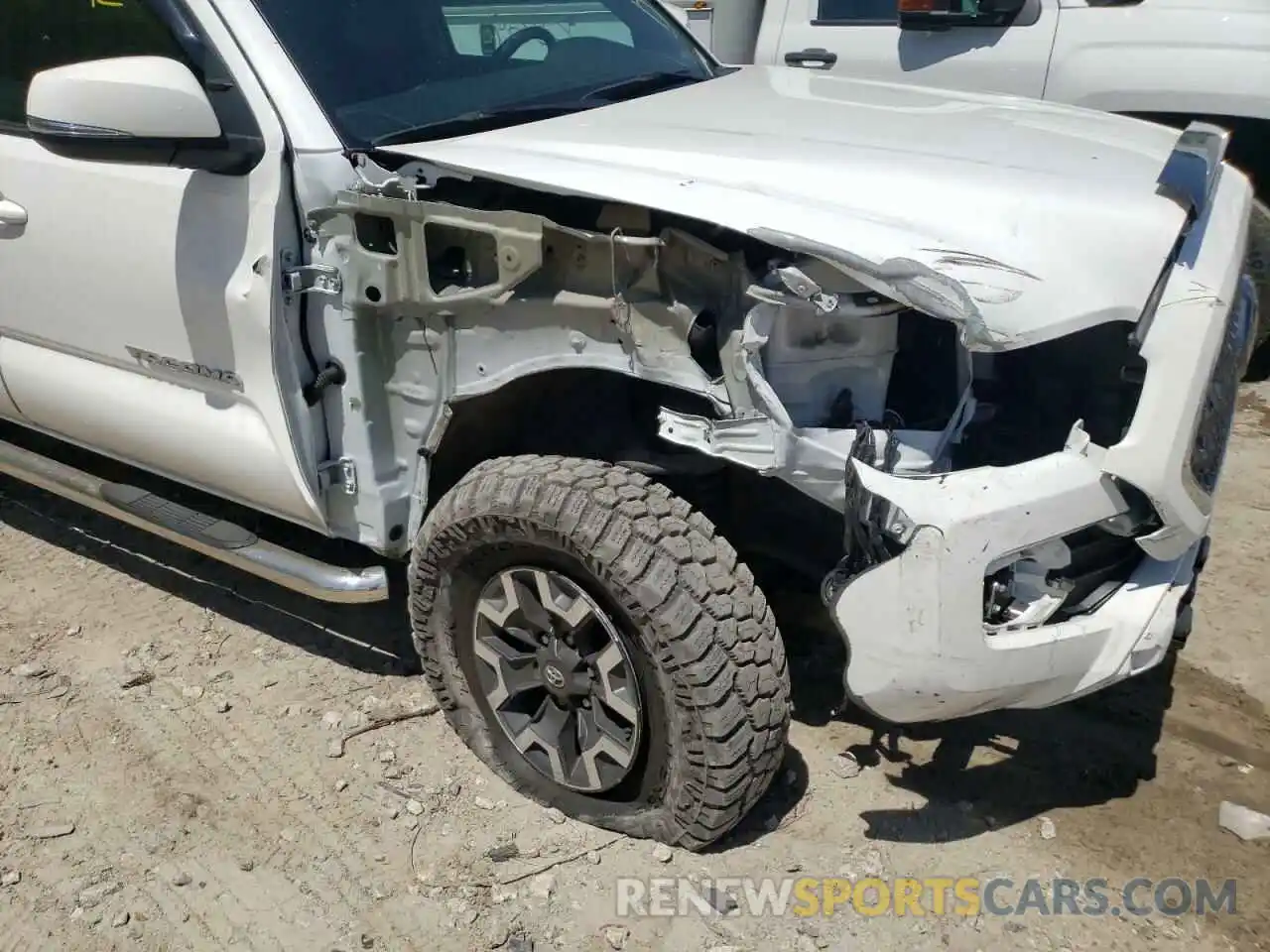 9 Photograph of a damaged car 5TFCZ5AN3KX183799 TOYOTA TACOMA 2019