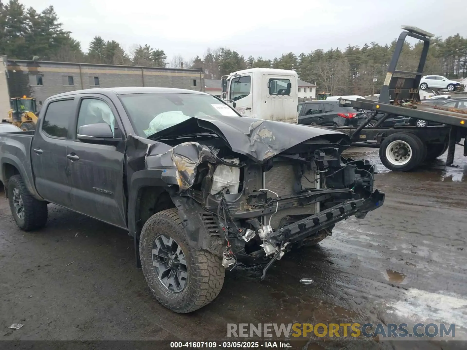 1 Photograph of a damaged car 5TFCZ5AN3KX197413 TOYOTA TACOMA 2019