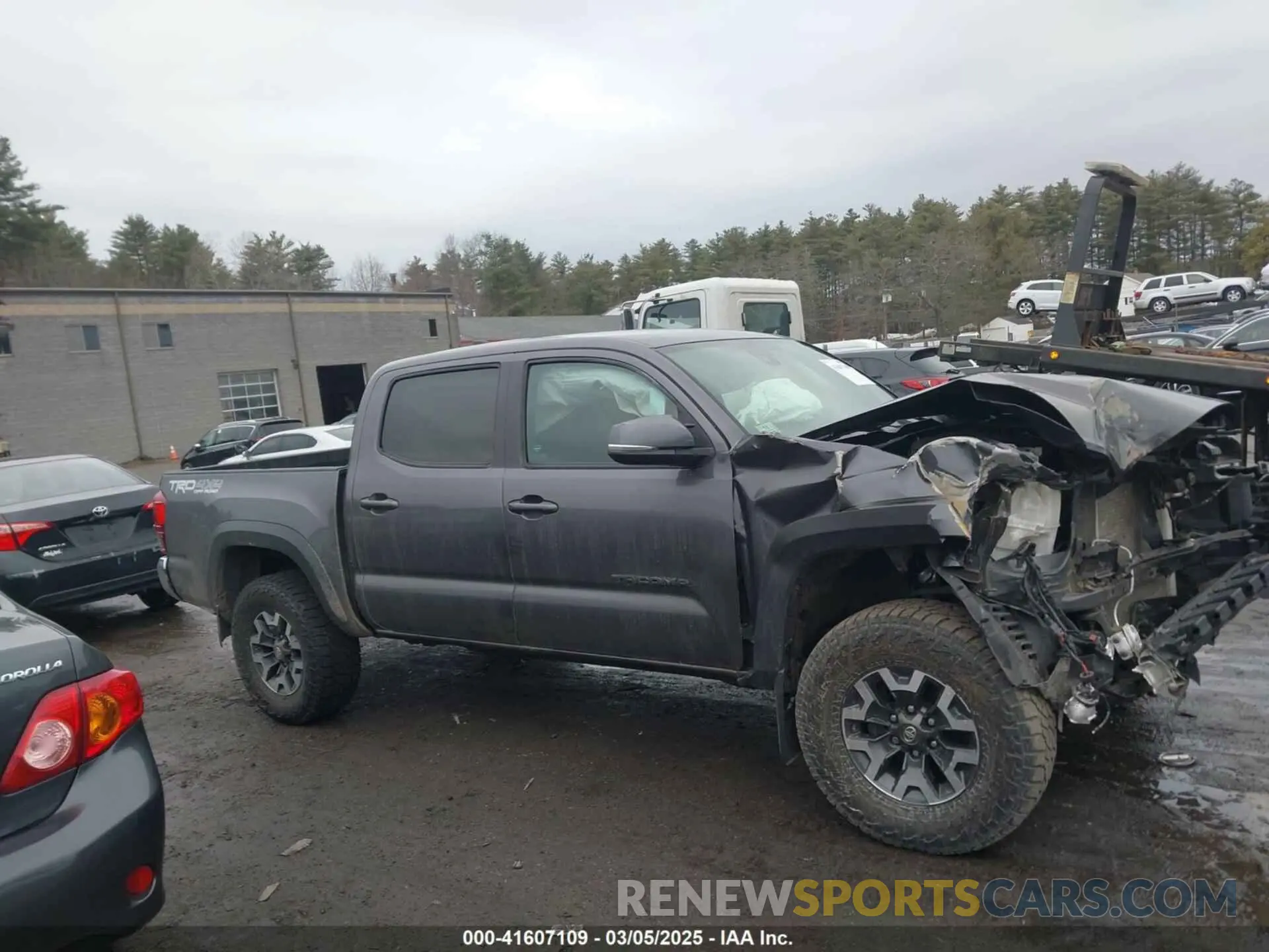 13 Photograph of a damaged car 5TFCZ5AN3KX197413 TOYOTA TACOMA 2019