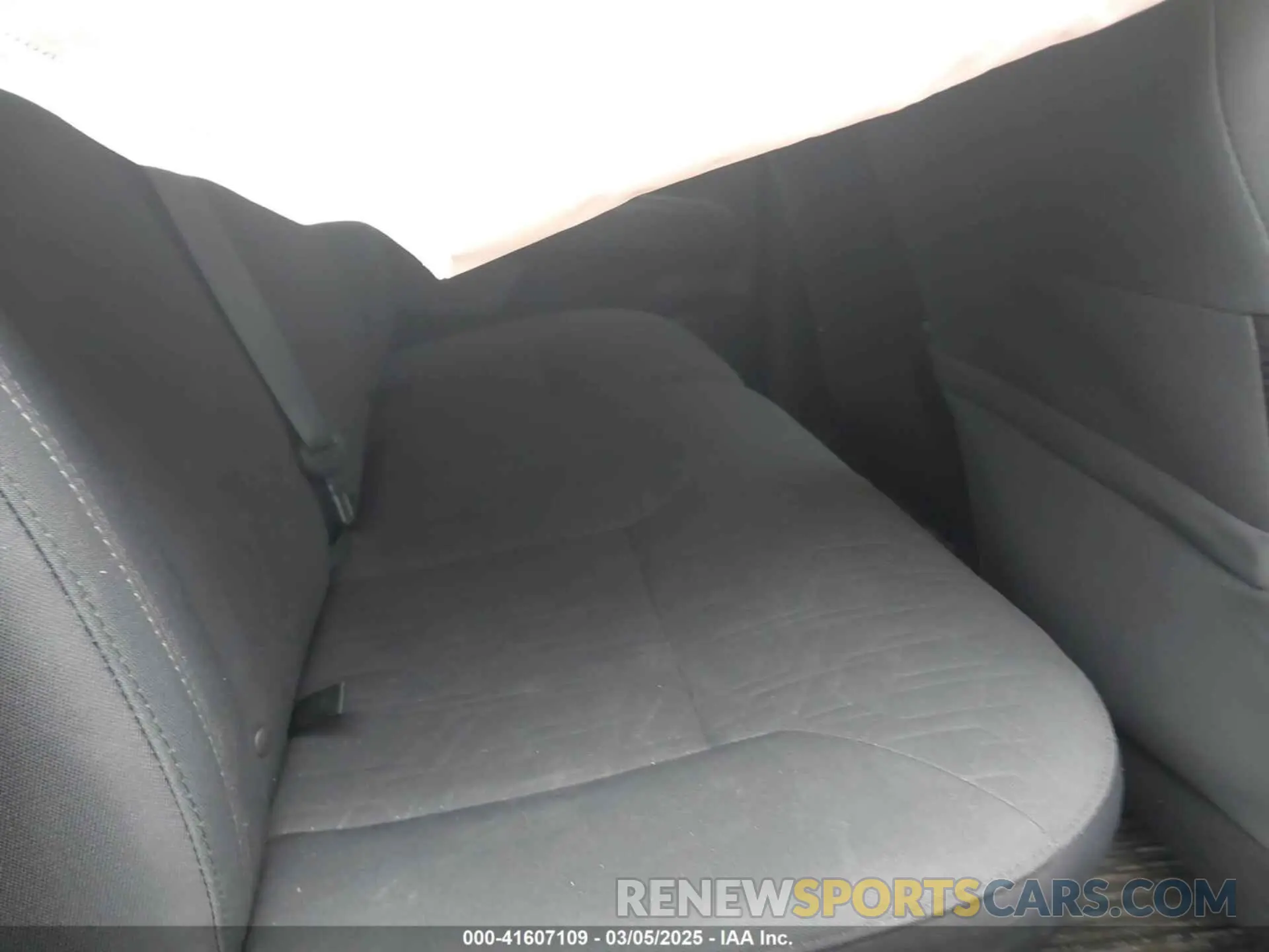 8 Photograph of a damaged car 5TFCZ5AN3KX197413 TOYOTA TACOMA 2019