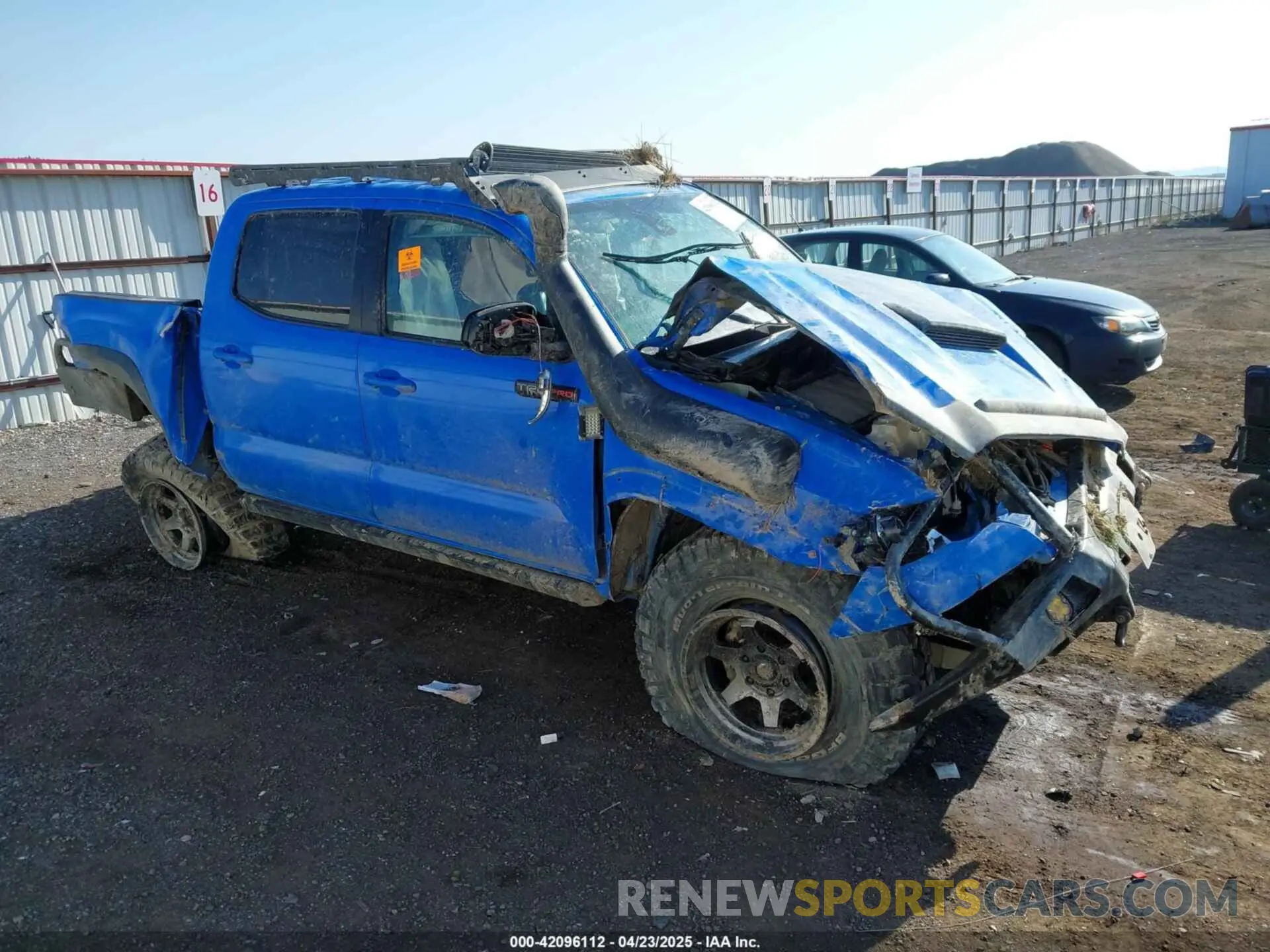 1 Photograph of a damaged car 5TFCZ5AN3KX198318 TOYOTA TACOMA 2019