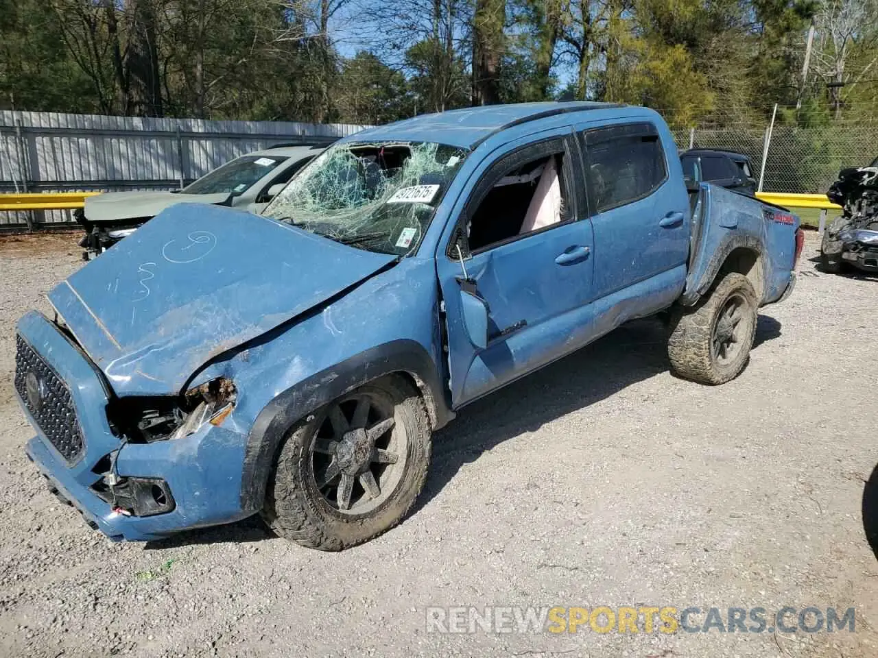 1 Photograph of a damaged car 5TFCZ5AN3KX204537 TOYOTA TACOMA 2019
