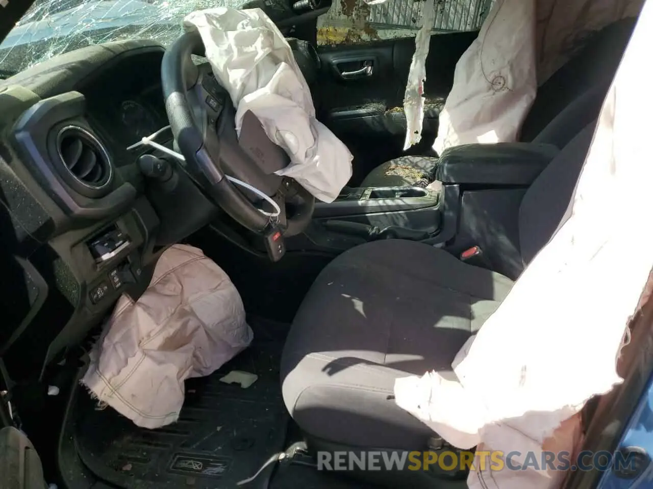 7 Photograph of a damaged car 5TFCZ5AN3KX204537 TOYOTA TACOMA 2019