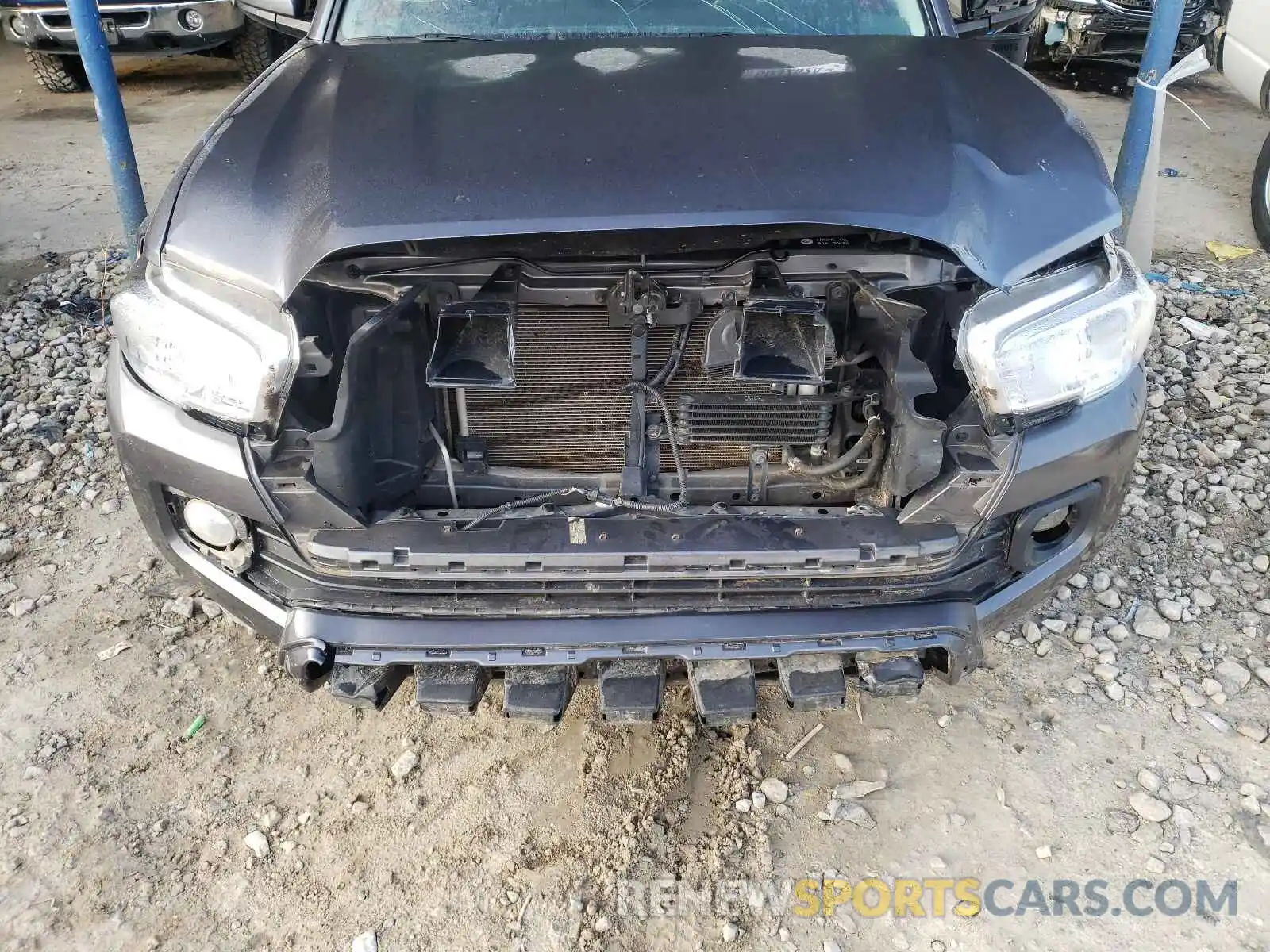 9 Photograph of a damaged car 5TFCZ5AN4KX177106 TOYOTA TACOMA 2019