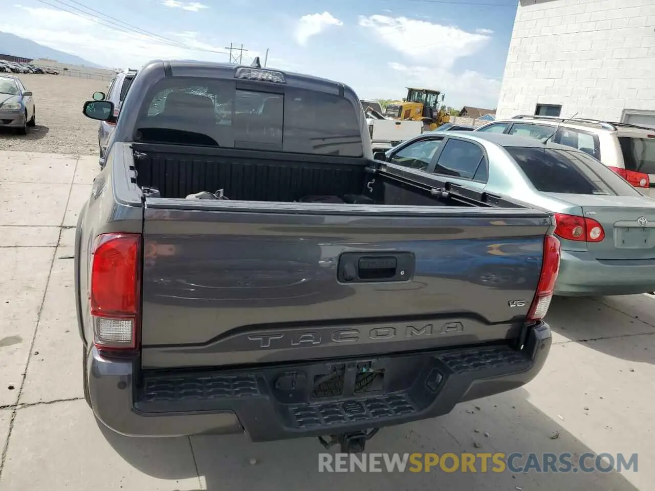 6 Photograph of a damaged car 5TFCZ5AN4KX180801 TOYOTA TACOMA 2019