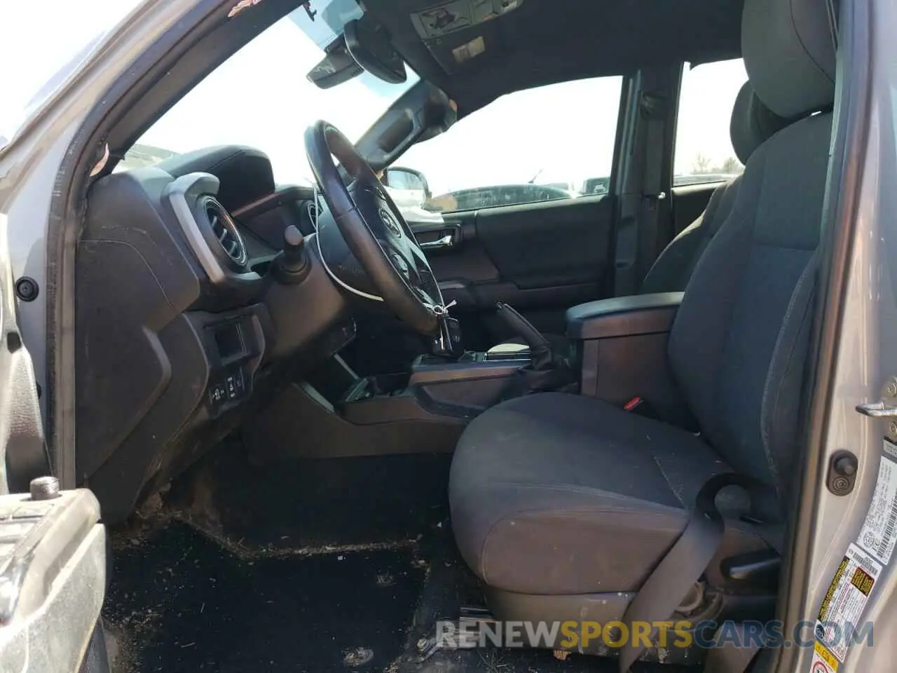 7 Photograph of a damaged car 5TFCZ5AN4KX184914 TOYOTA TACOMA 2019