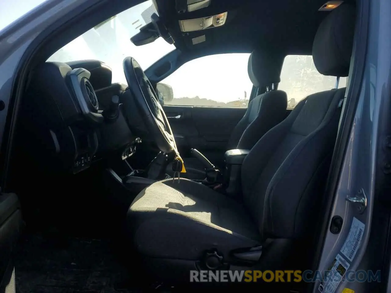 7 Photograph of a damaged car 5TFCZ5AN5KX174229 TOYOTA TACOMA 2019