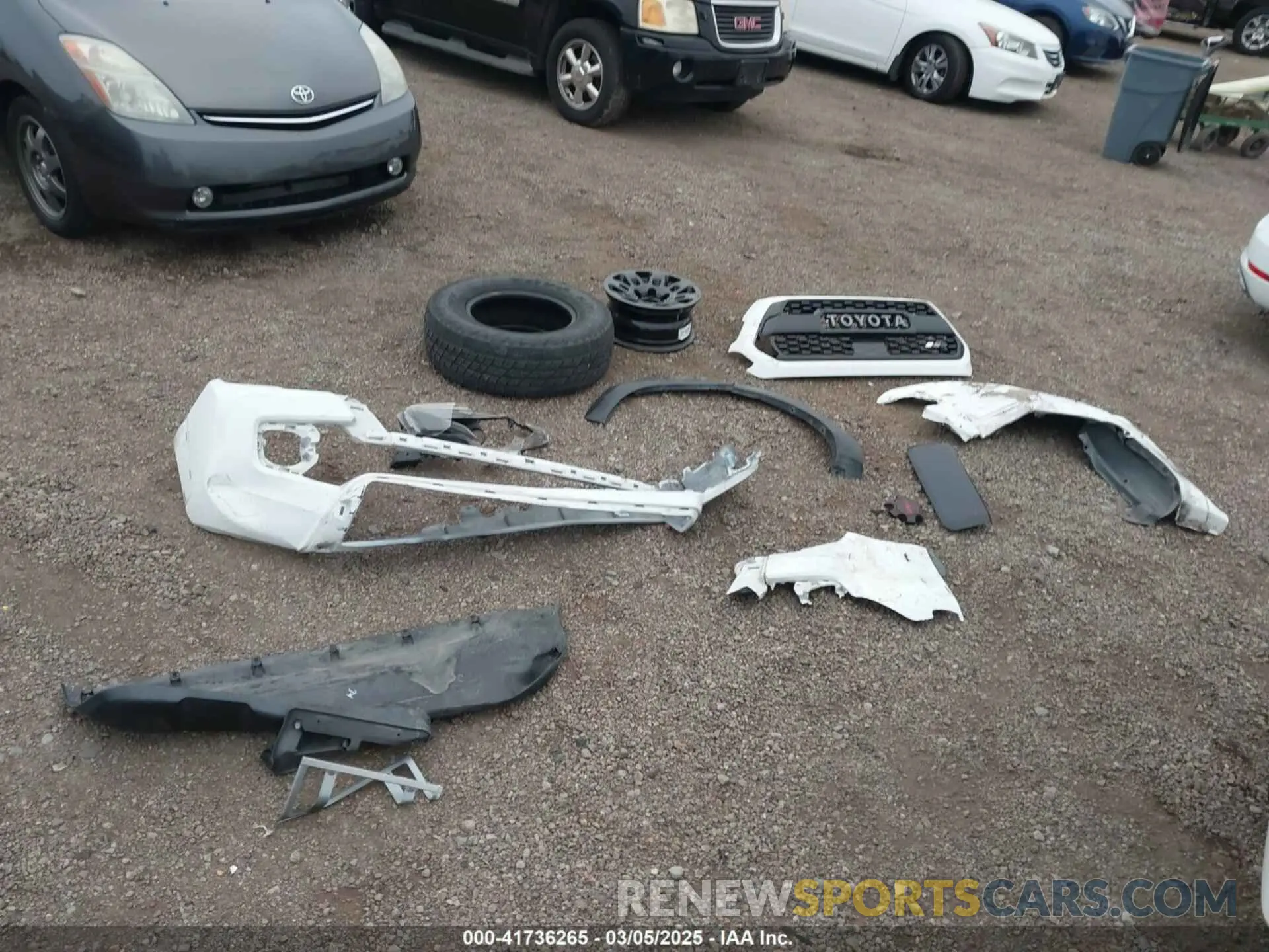 12 Photograph of a damaged car 5TFCZ5AN5KX178720 TOYOTA TACOMA 2019