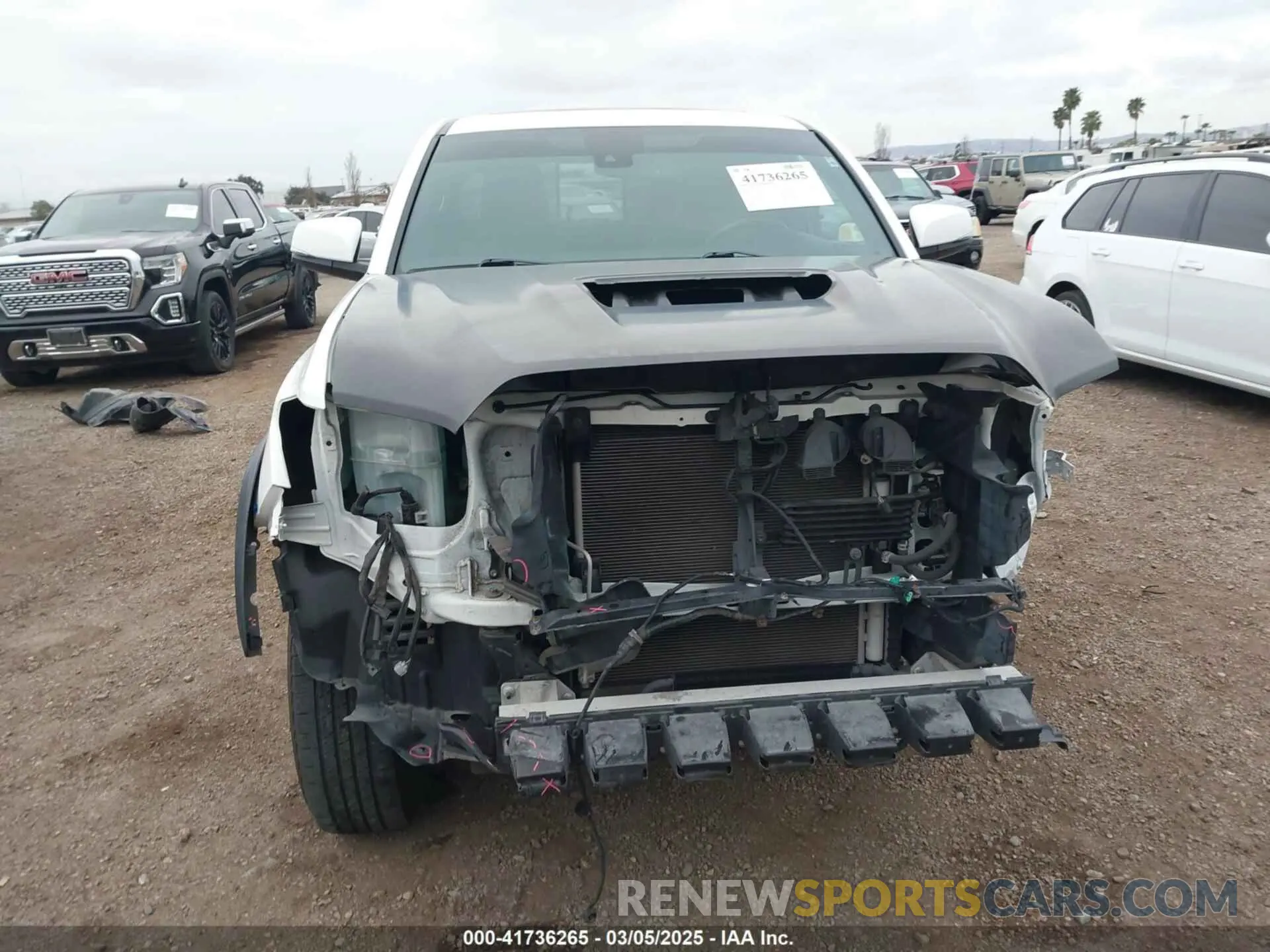 13 Photograph of a damaged car 5TFCZ5AN5KX178720 TOYOTA TACOMA 2019