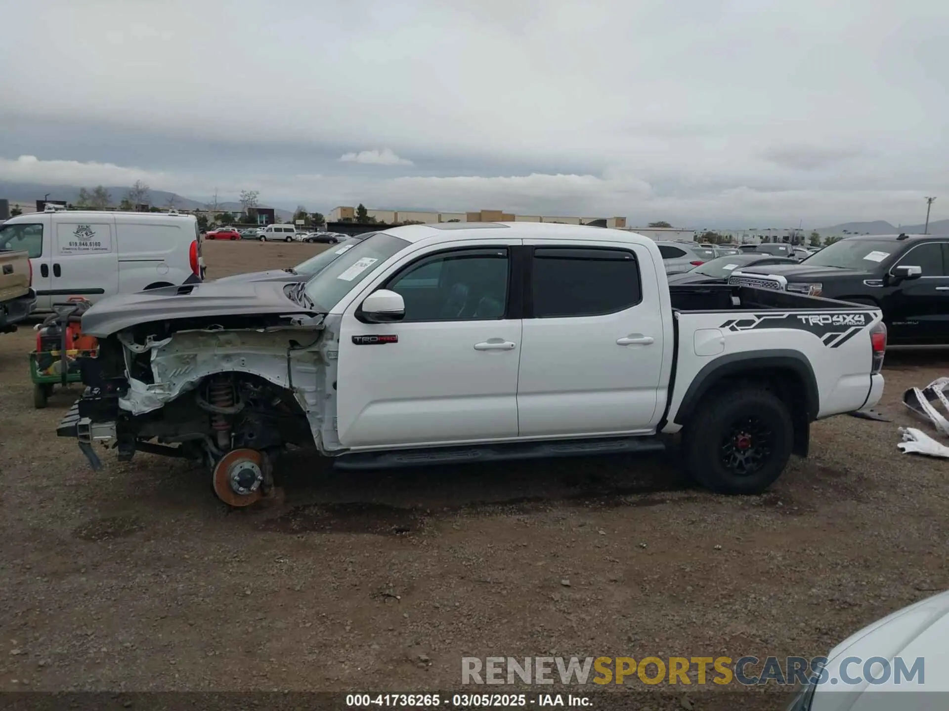15 Photograph of a damaged car 5TFCZ5AN5KX178720 TOYOTA TACOMA 2019