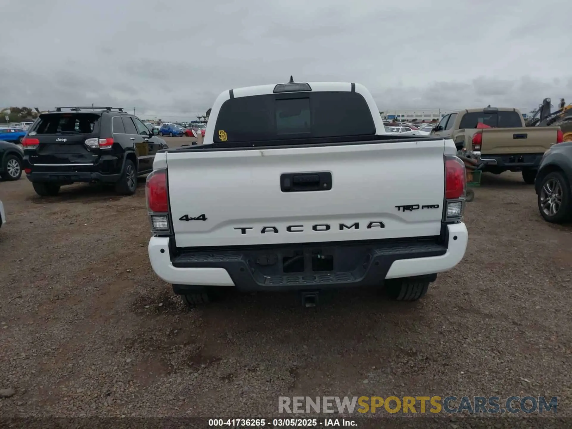 17 Photograph of a damaged car 5TFCZ5AN5KX178720 TOYOTA TACOMA 2019