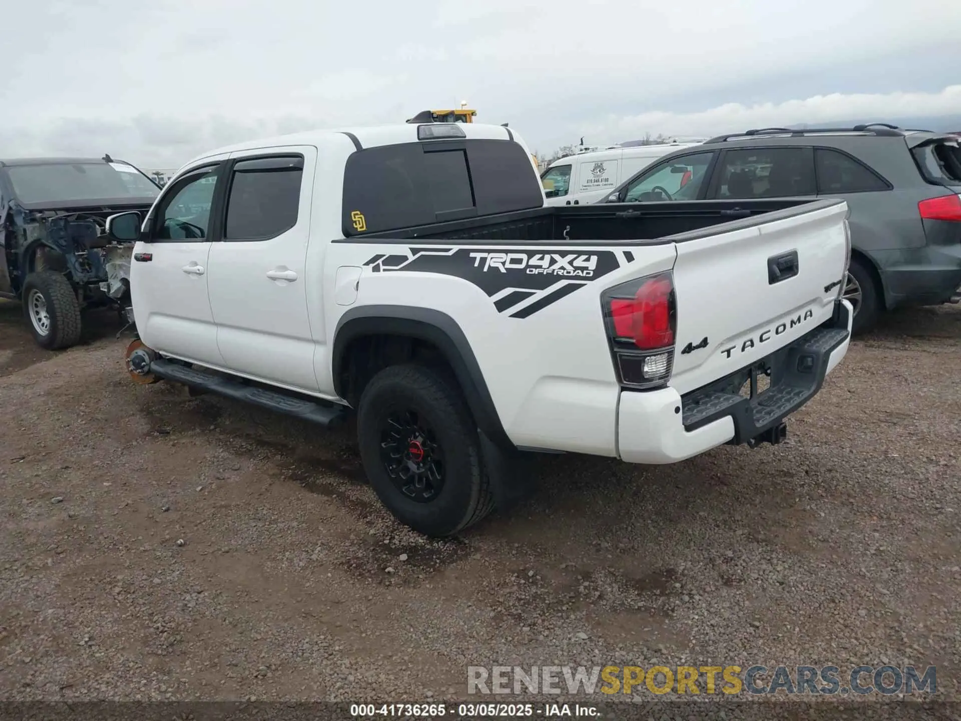 3 Photograph of a damaged car 5TFCZ5AN5KX178720 TOYOTA TACOMA 2019