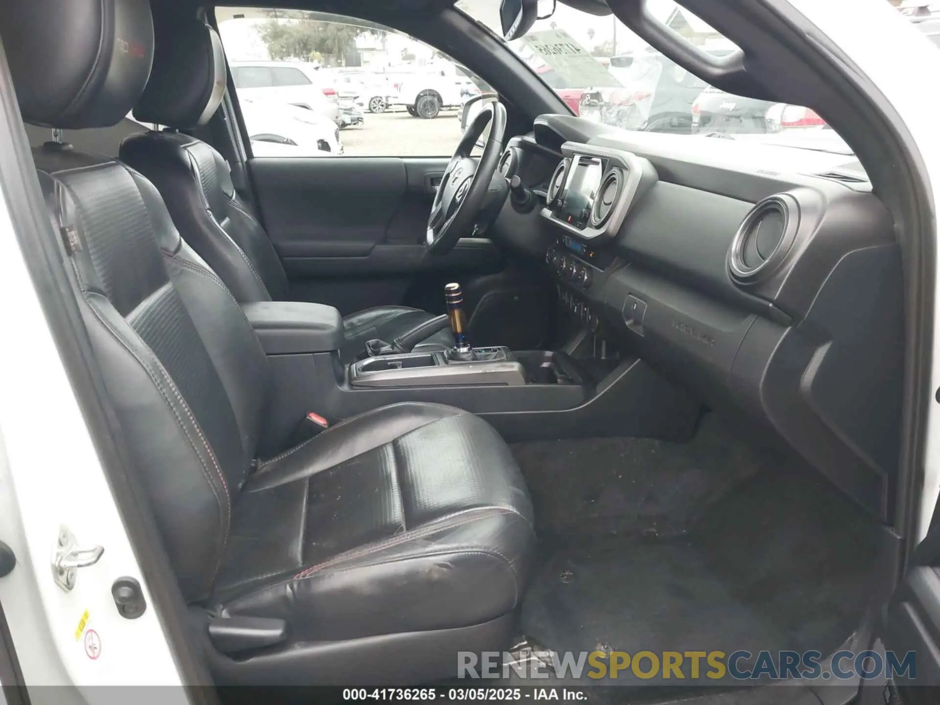 5 Photograph of a damaged car 5TFCZ5AN5KX178720 TOYOTA TACOMA 2019
