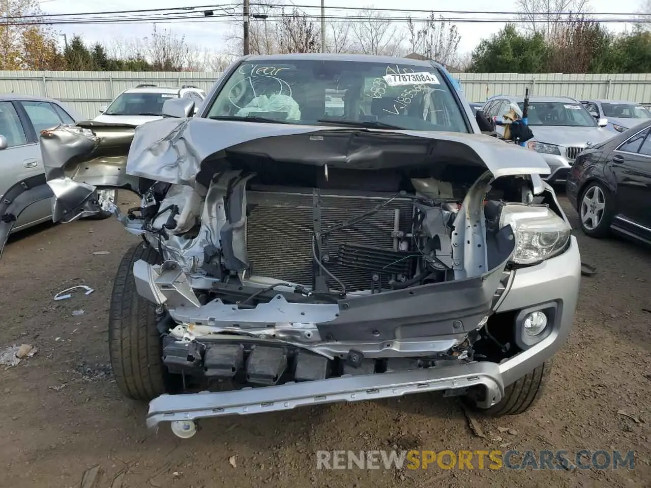 5 Photograph of a damaged car 5TFCZ5AN5KX185568 TOYOTA TACOMA 2019