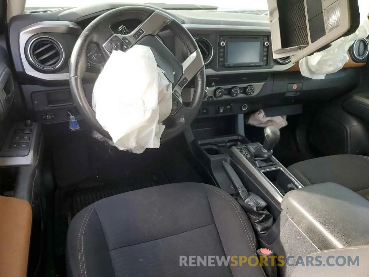 8 Photograph of a damaged car 5TFCZ5AN5KX185568 TOYOTA TACOMA 2019