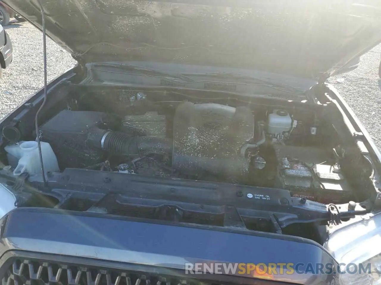 11 Photograph of a damaged car 5TFCZ5AN5KX191046 TOYOTA TACOMA 2019