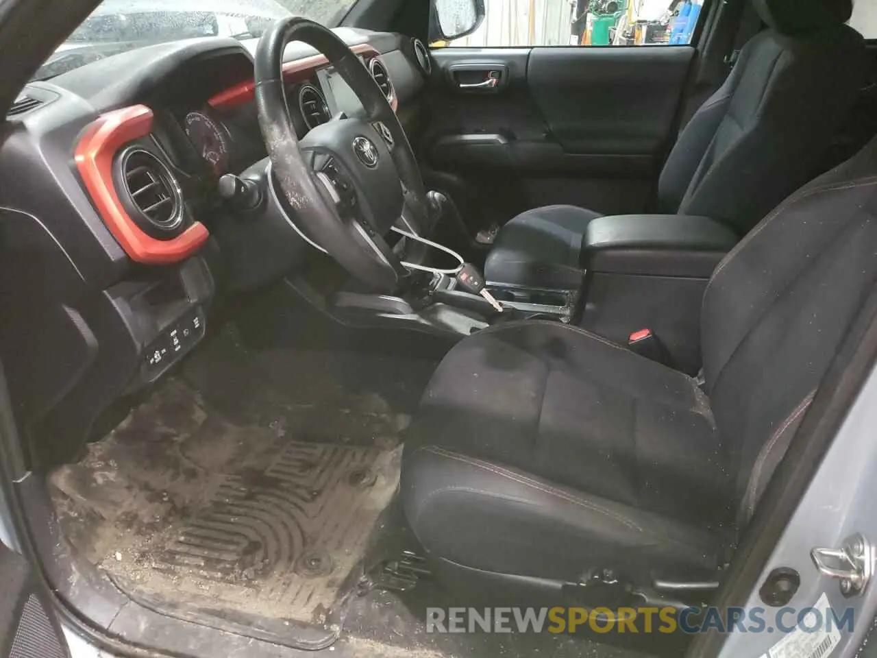 7 Photograph of a damaged car 5TFCZ5AN5KX200408 TOYOTA TACOMA 2019