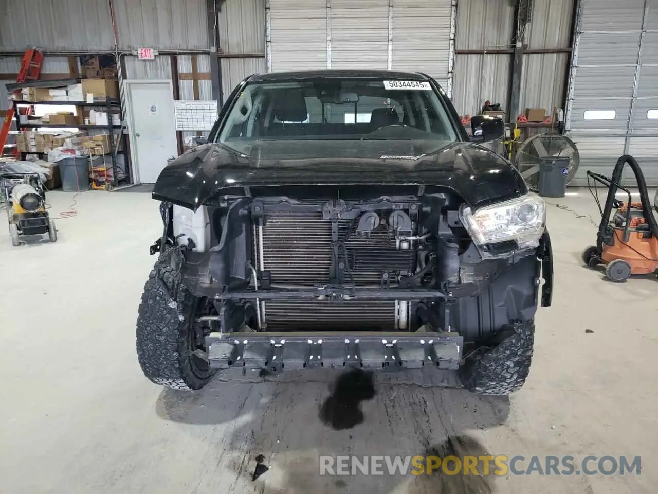 5 Photograph of a damaged car 5TFCZ5AN6KX179133 TOYOTA TACOMA 2019