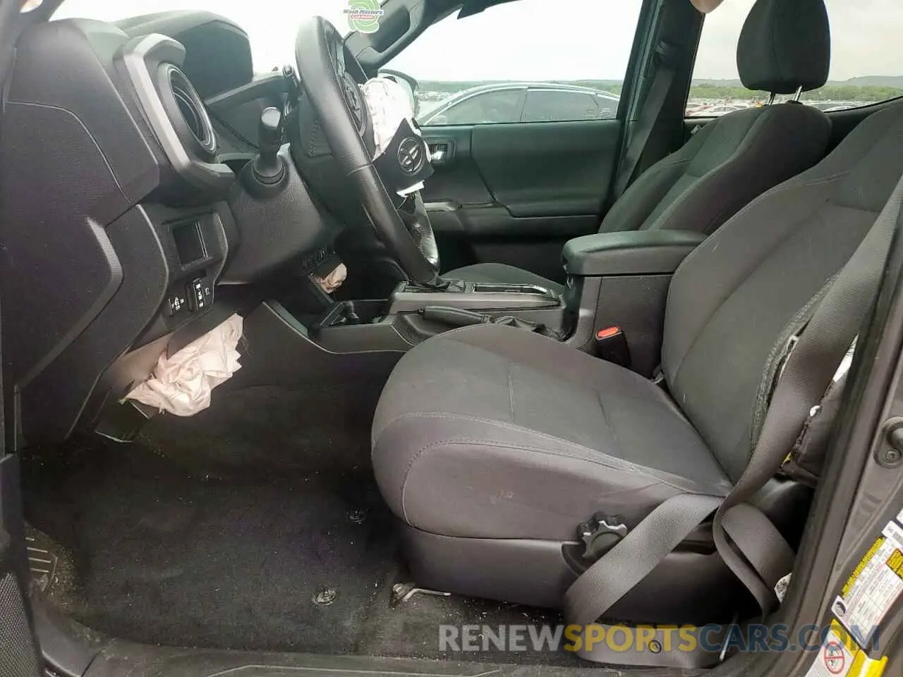 7 Photograph of a damaged car 5TFCZ5AN6KX207027 TOYOTA TACOMA 2019