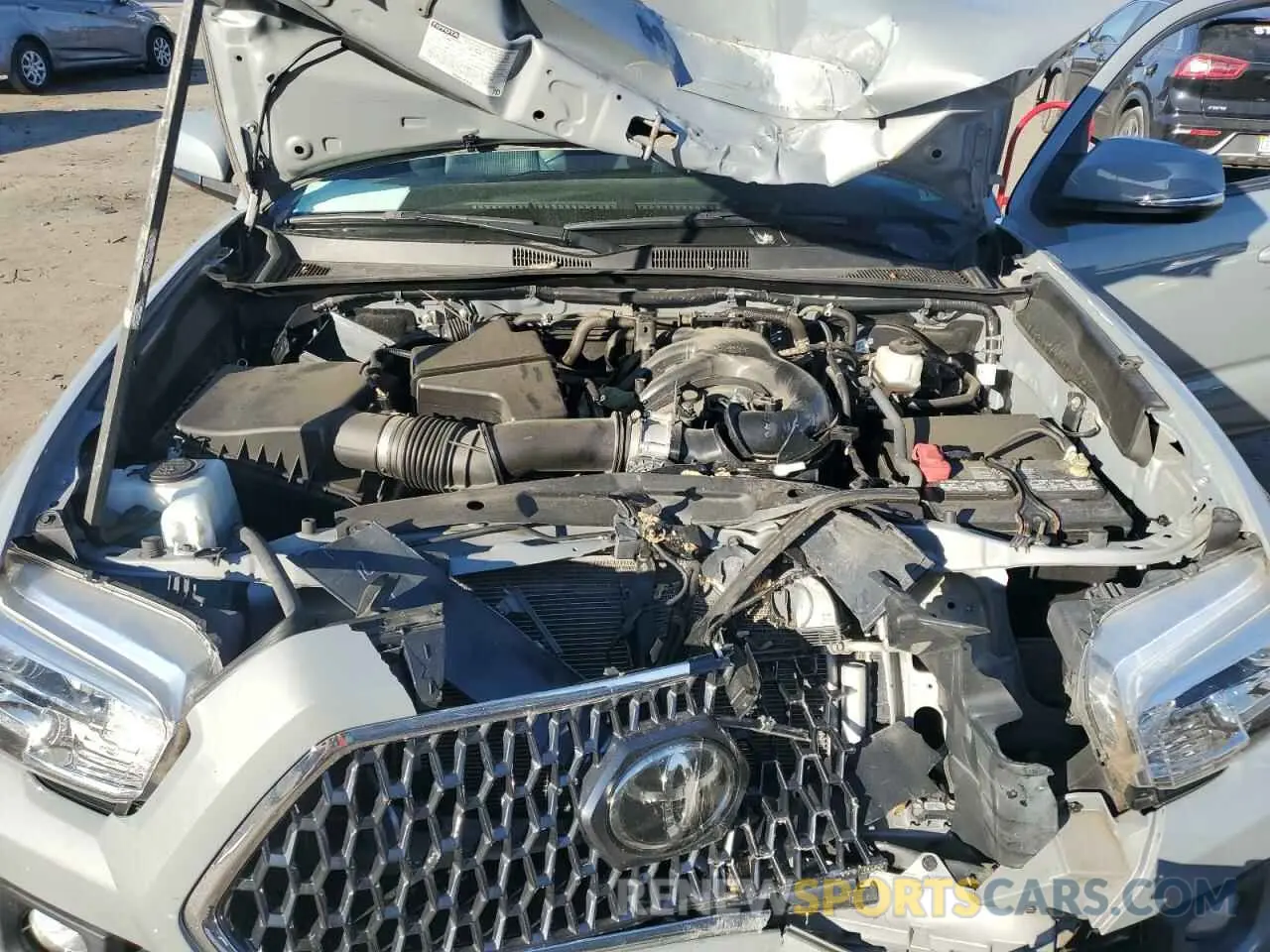 11 Photograph of a damaged car 5TFCZ5AN7KX173194 TOYOTA TACOMA 2019