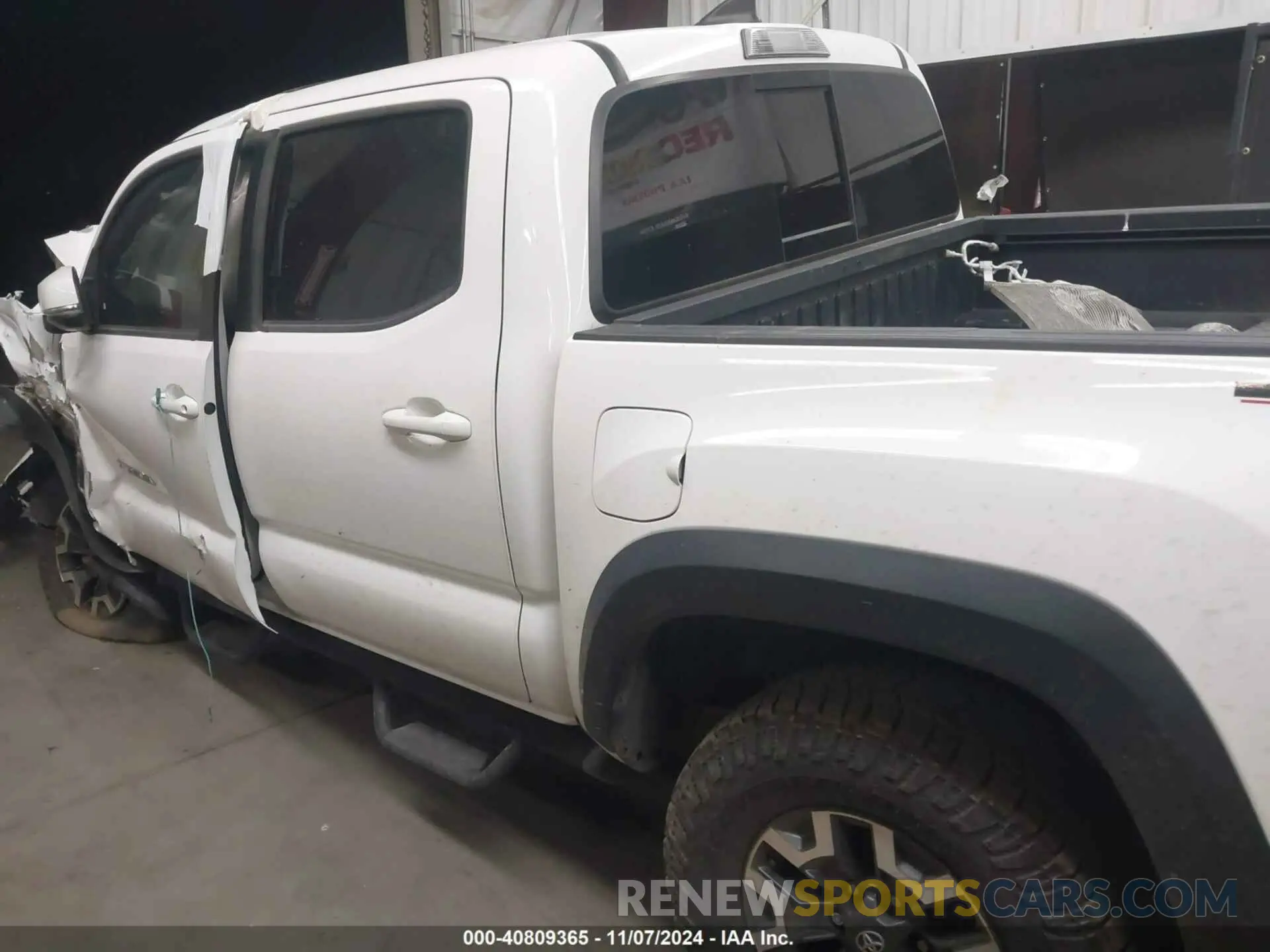 14 Photograph of a damaged car 5TFCZ5AN7KX179593 TOYOTA TACOMA 2019