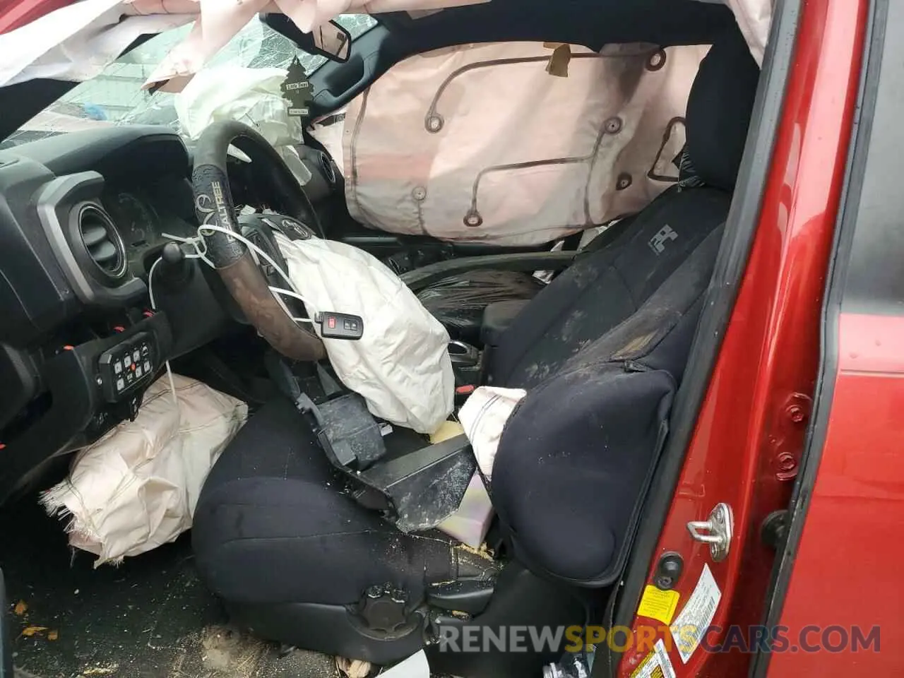 7 Photograph of a damaged car 5TFCZ5AN8GX006723 TOYOTA TACOMA 2019