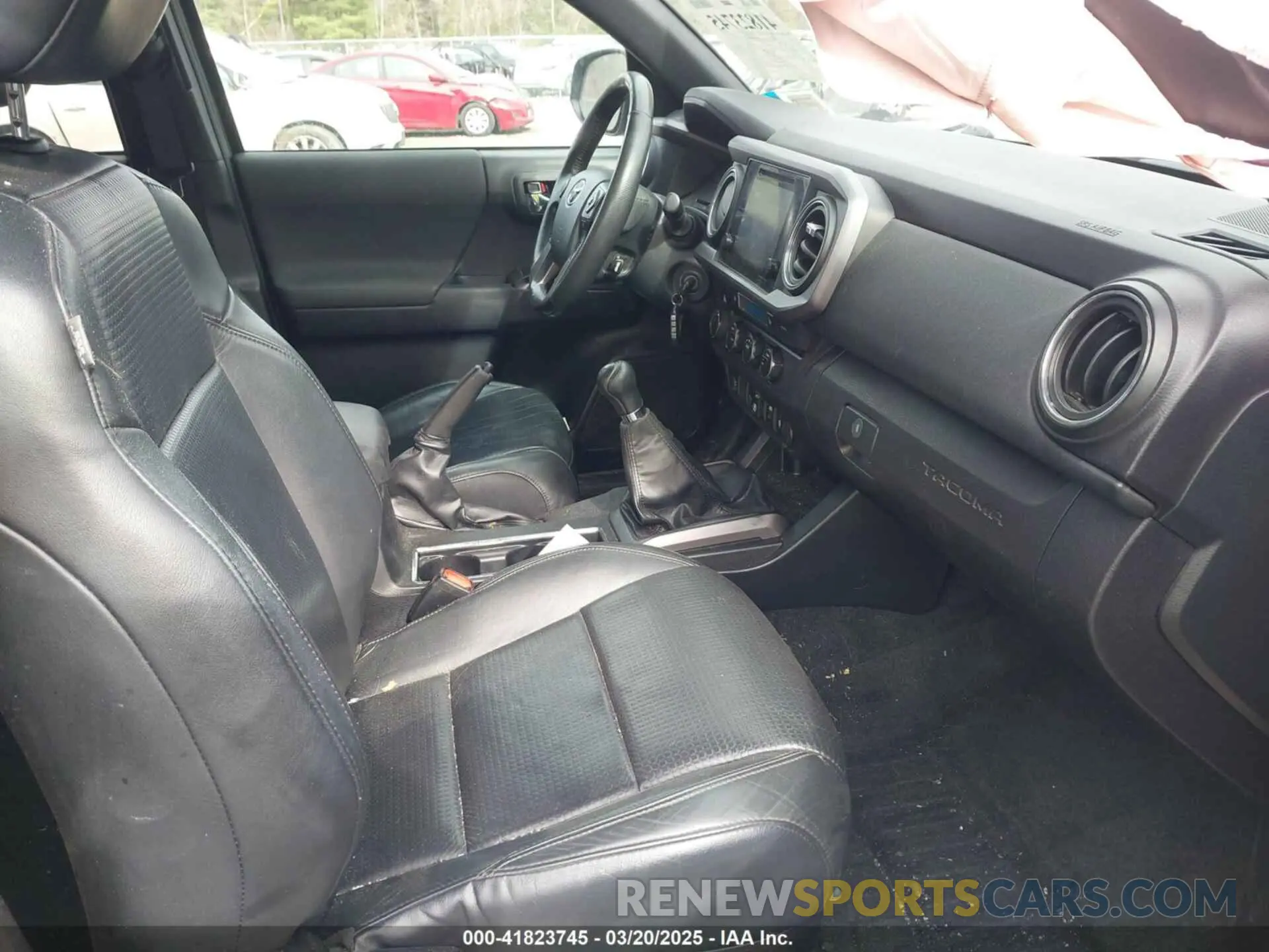5 Photograph of a damaged car 5TFCZ5AN8KX168893 TOYOTA TACOMA 2019